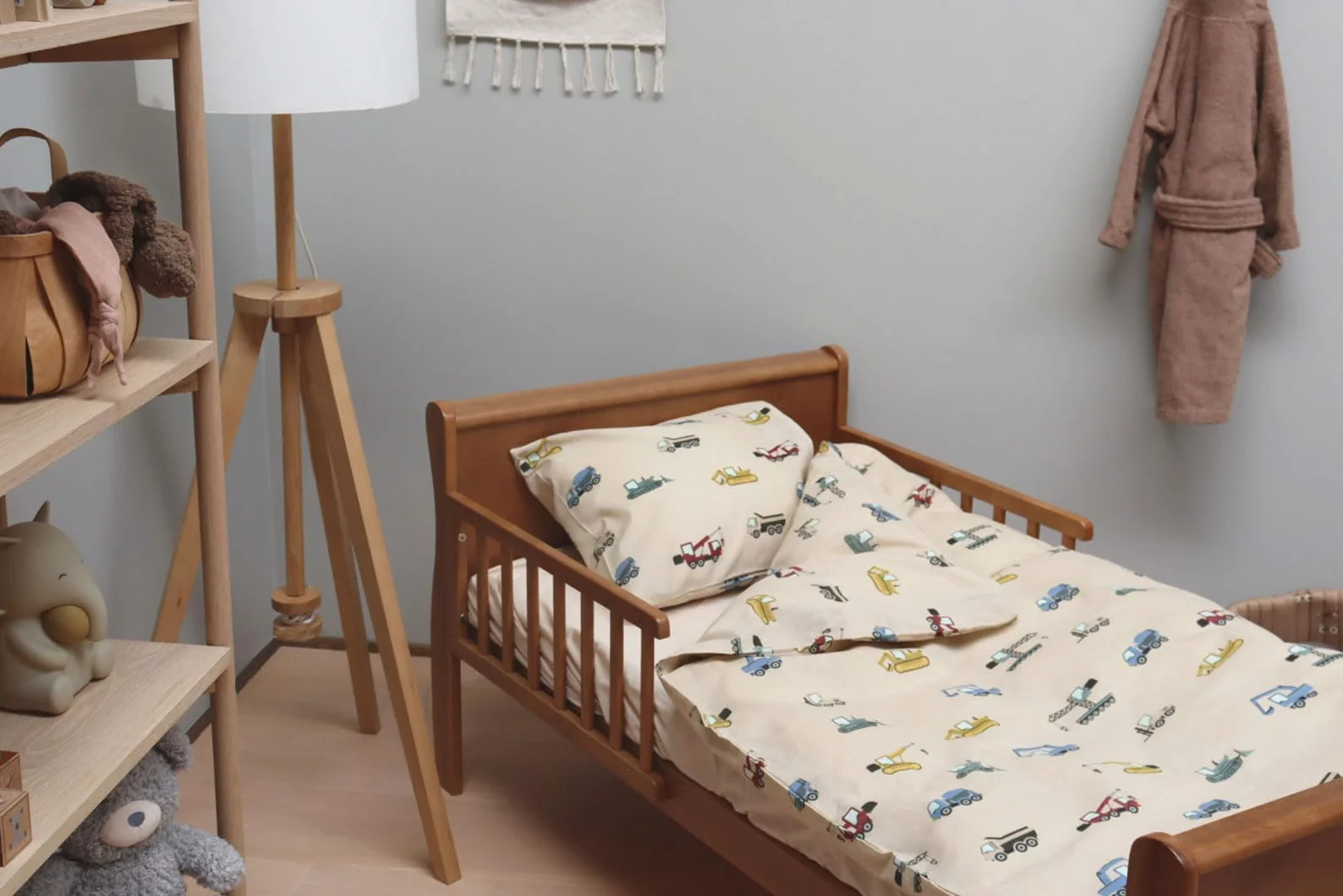 Pościel dla niemowląt lub małego łóżka, 100 % bawełna, poszewka na kołdrę 100 x 135 cm + poszewka na poduszkę 40 x 60 cm, od Mats, z buldożerem, koparką, żurawiem, ciężarówką...