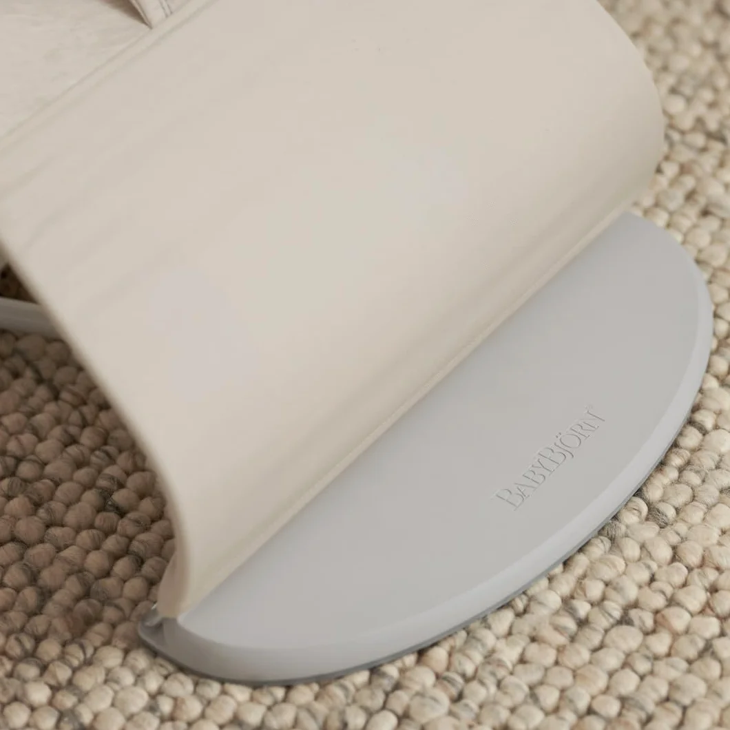 BabyBjörn Balance Soft Hamak z dżerseju z trzech tkanin, jasnobeżowy
