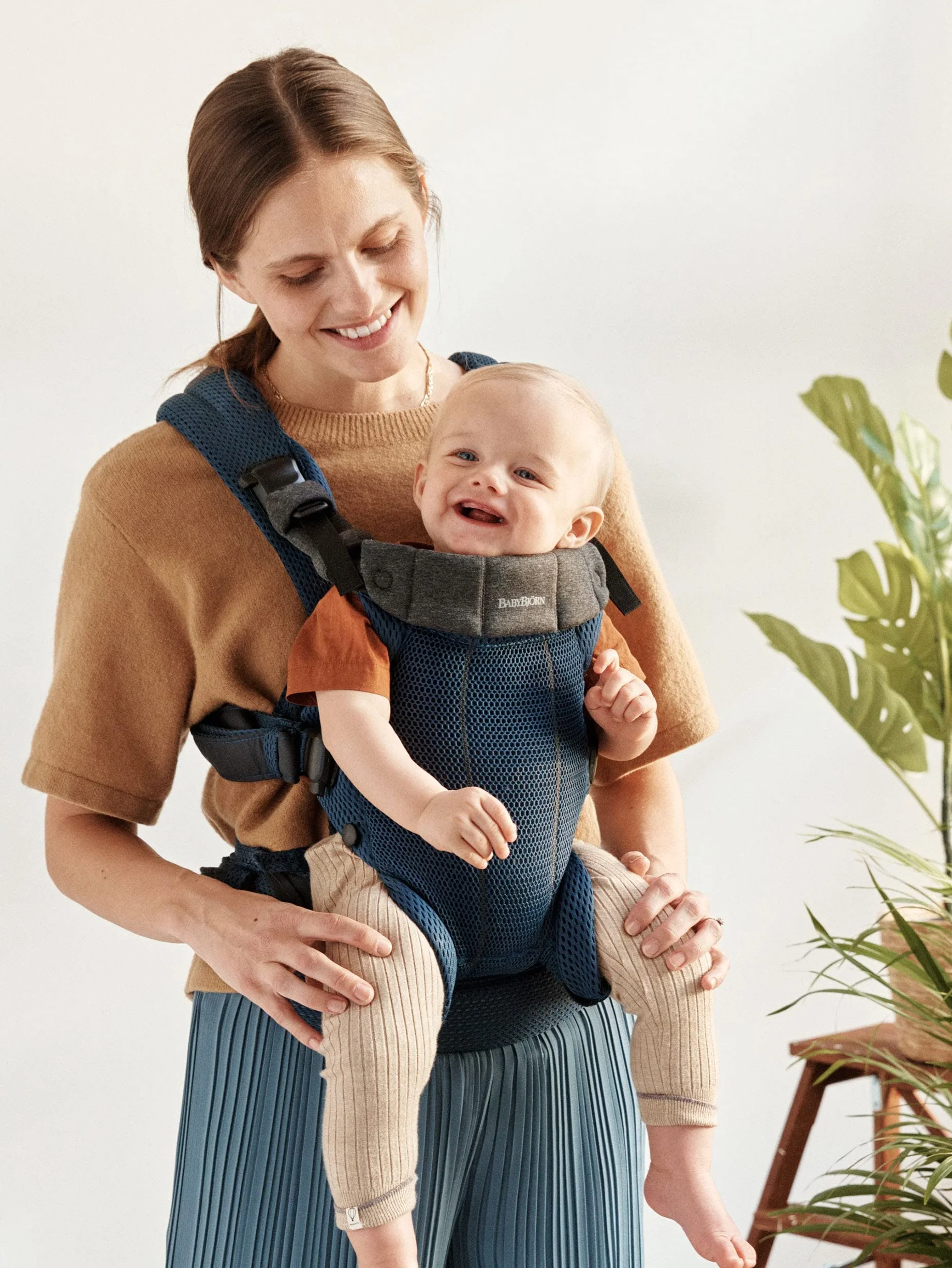BabyBjörn Nosidełko Harmony Mesh 3D Granatowe