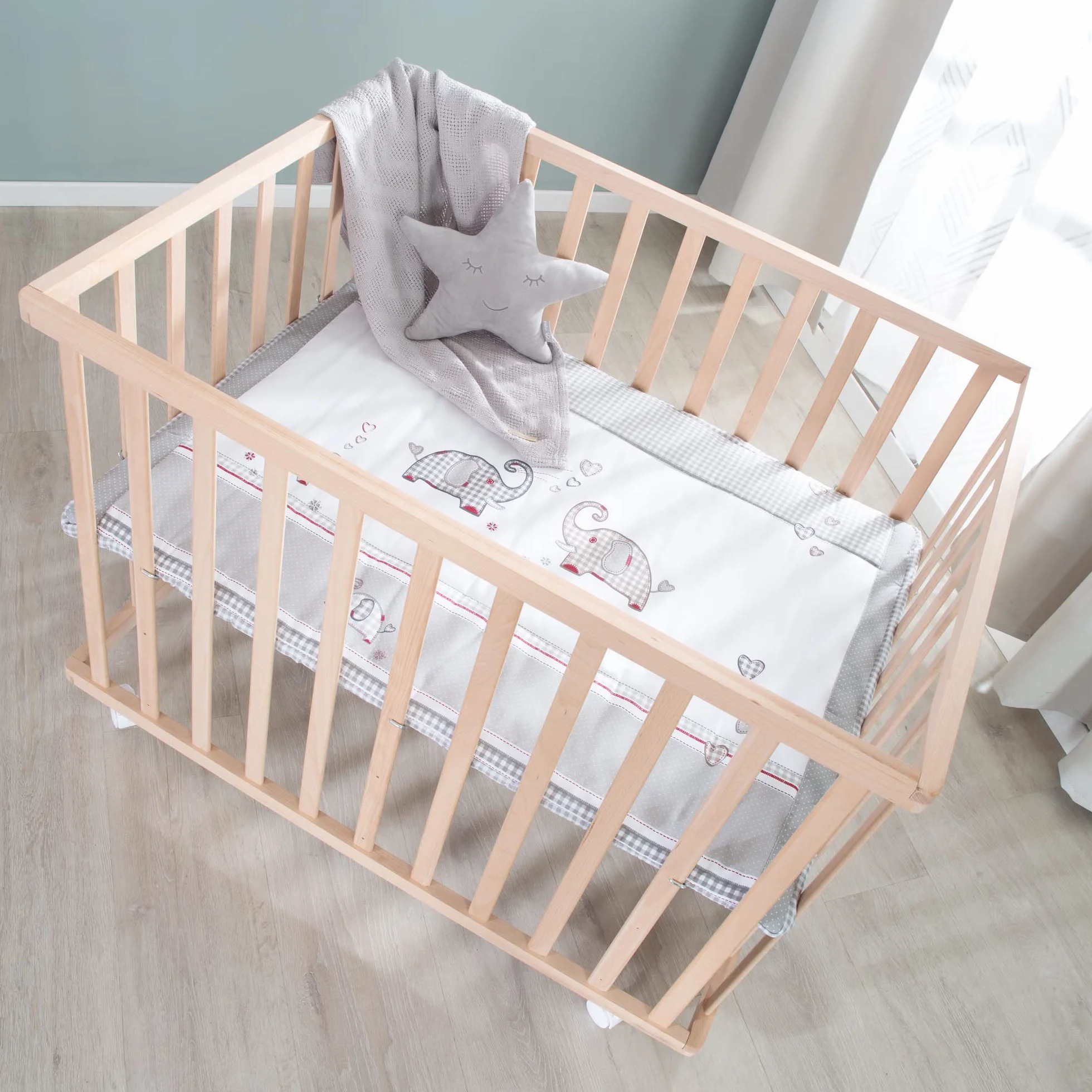roba Kojec drewniany 75 x 100 cm Jumbo Twins z wkładem i kółkami z hamulcami szary