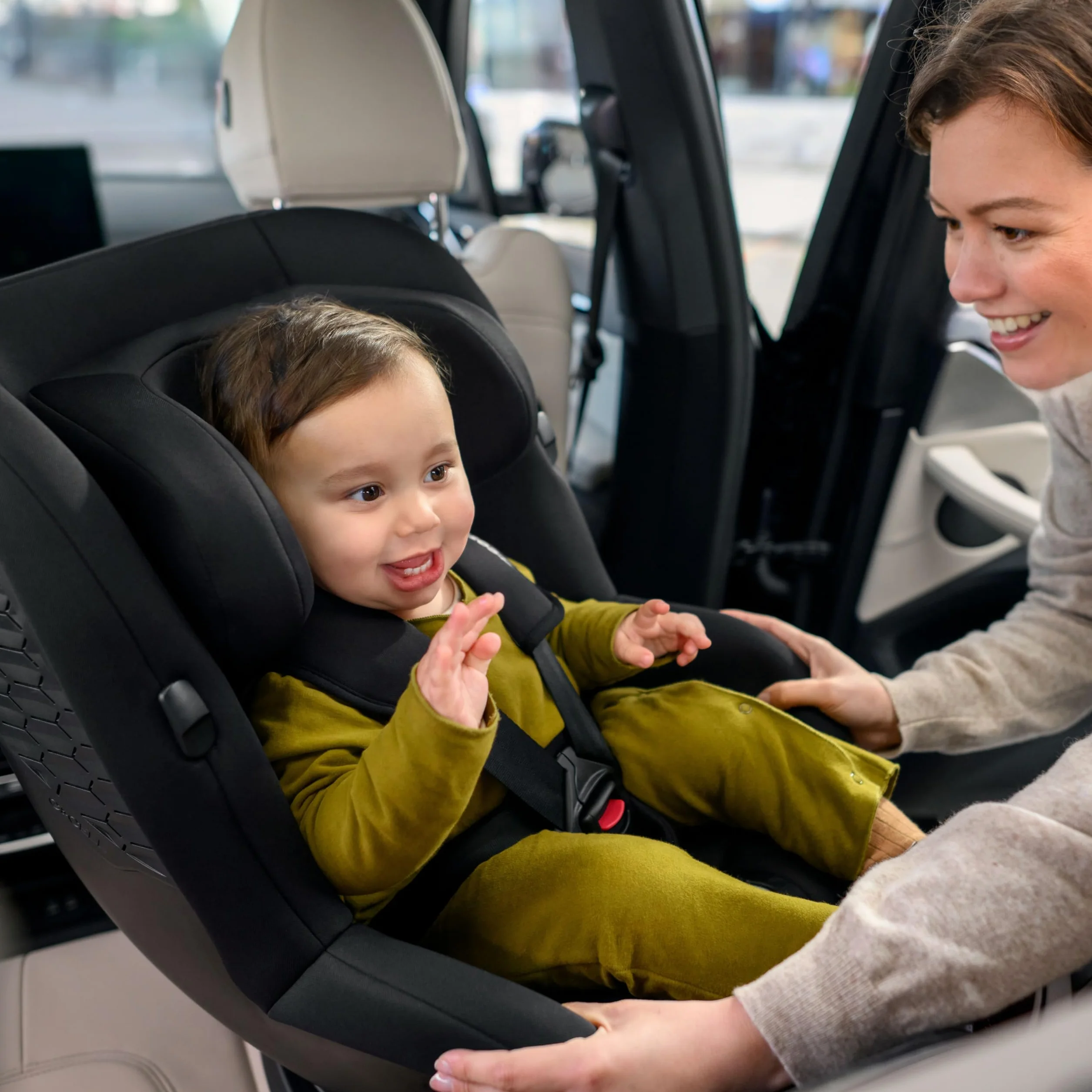 Maxi-Cosi Mica 360 S Comfort, Tkaniny przepuszczające powietrze, Fotelik samochodowy obrotowy 360, 0–4 lata (40–105 cm), Obracanie FlexiSpin, 5 pozycji odchylenia, Ochrony G-CELL, Authentic Black