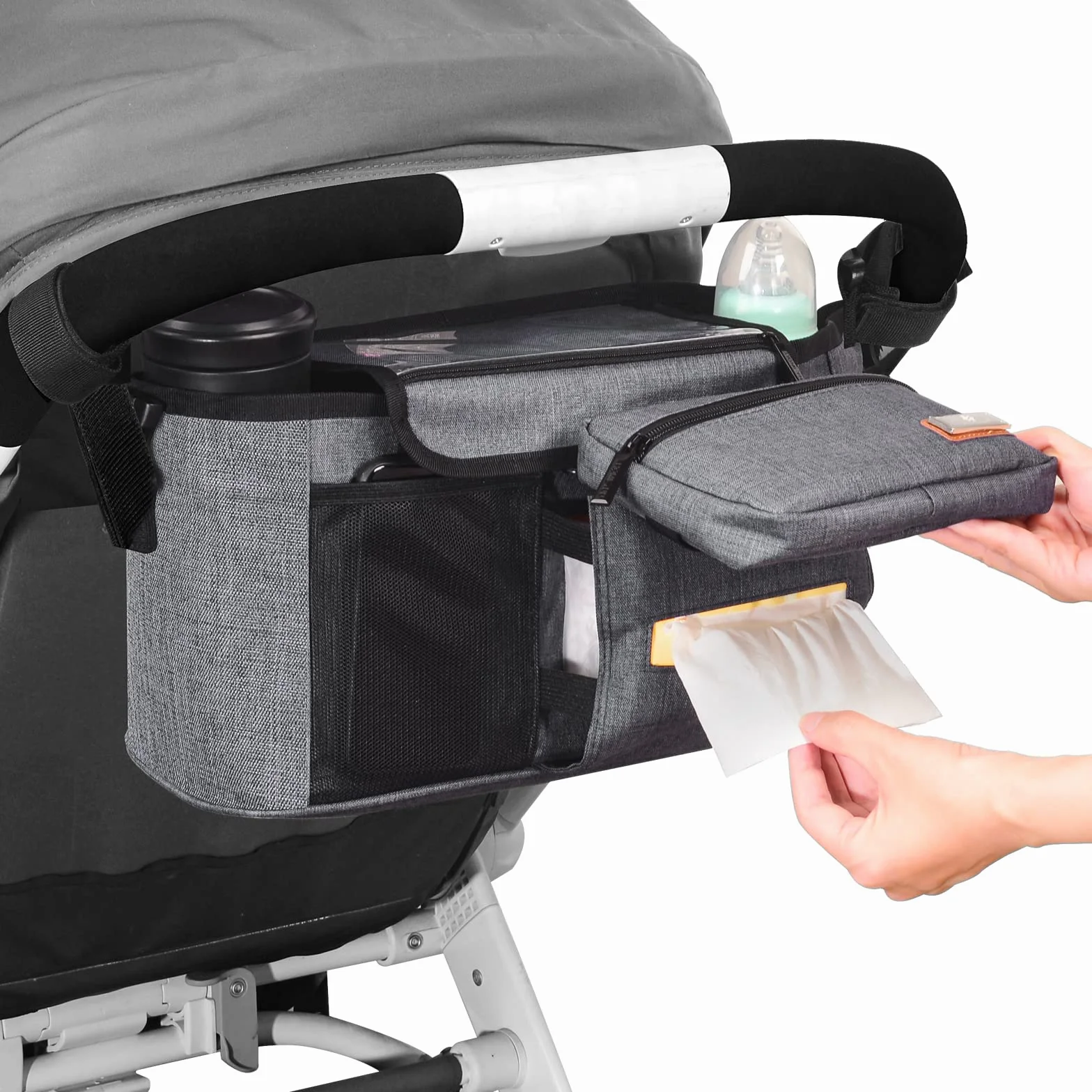 Akcesoria do wózka dziecięcego są nowo zaktualizowane, organizer do wózka zawiera 2 uchwyty na kubki na pieluchy i zabawki, pasuje do wszystkich modeli Buggy