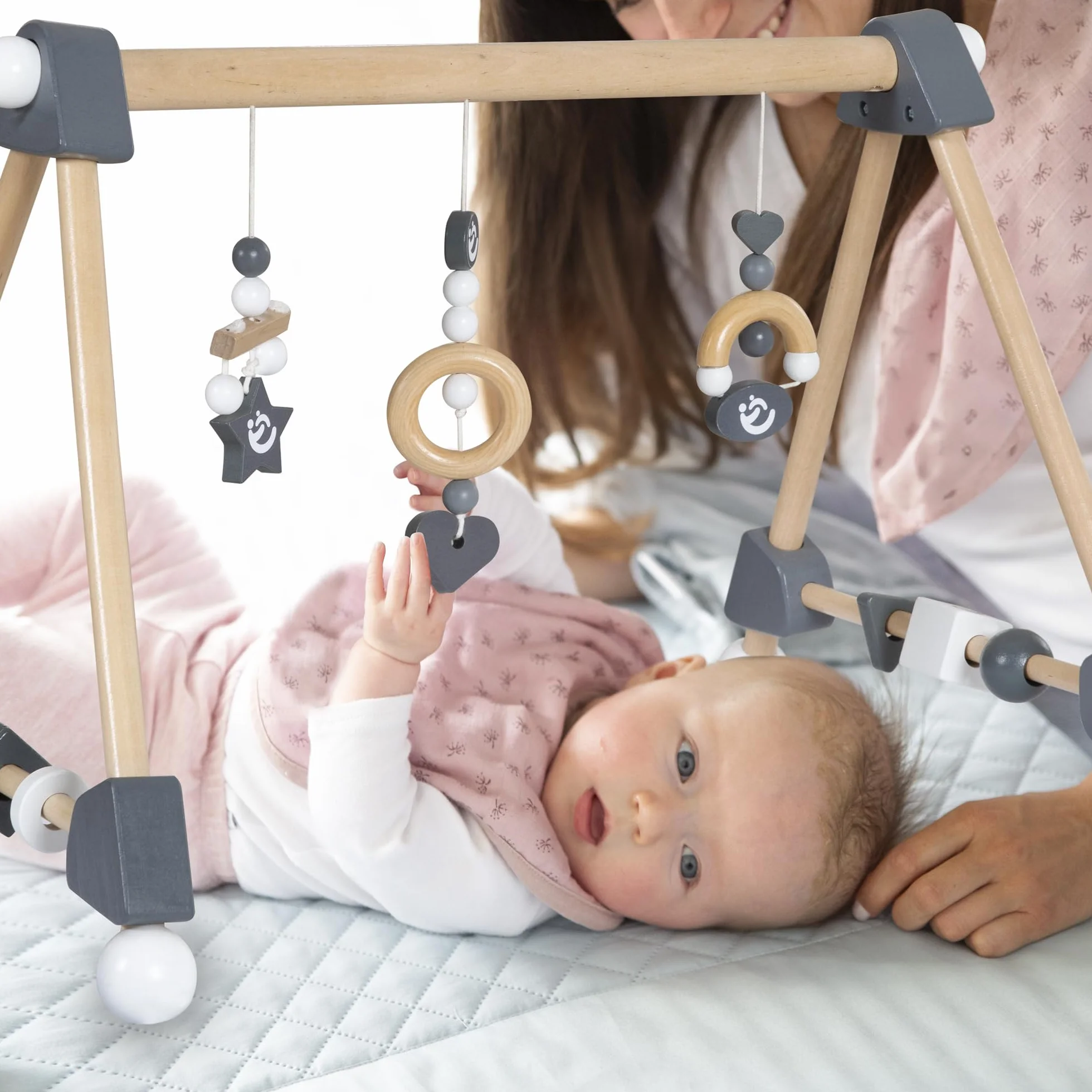 roba Drewniana Łukowa Huśtawka Rozwojowa dla Dziecka Rock Star Baby 3 - z 3 Wiszącymi Zabawkami i Obracalnymi Kształtami - Solidny Łuk Rozwojowy - Naturalny/Antracyt