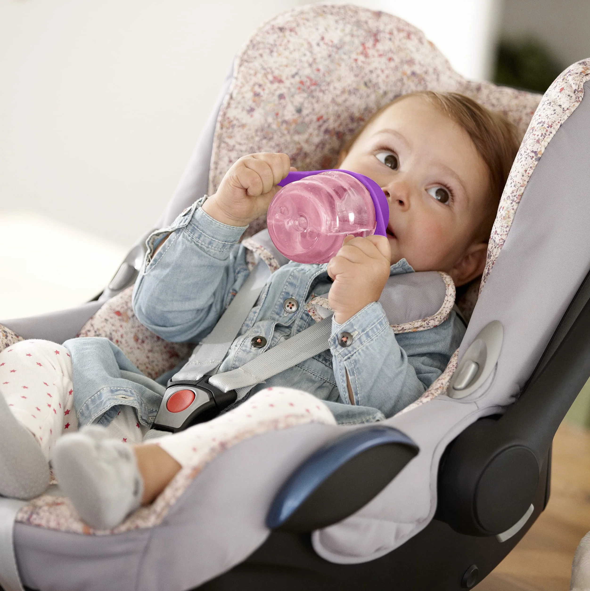 Philips Avent Kubek z wylewką Easy Sip - Miękka wylewka - Łatwa do picia - Nadaje się od 6 m+ - Pomieści 200 ml - Możliwość mycia w zmywarce - Bez BPA - Fioletowy/Różowy - SCF551/03
