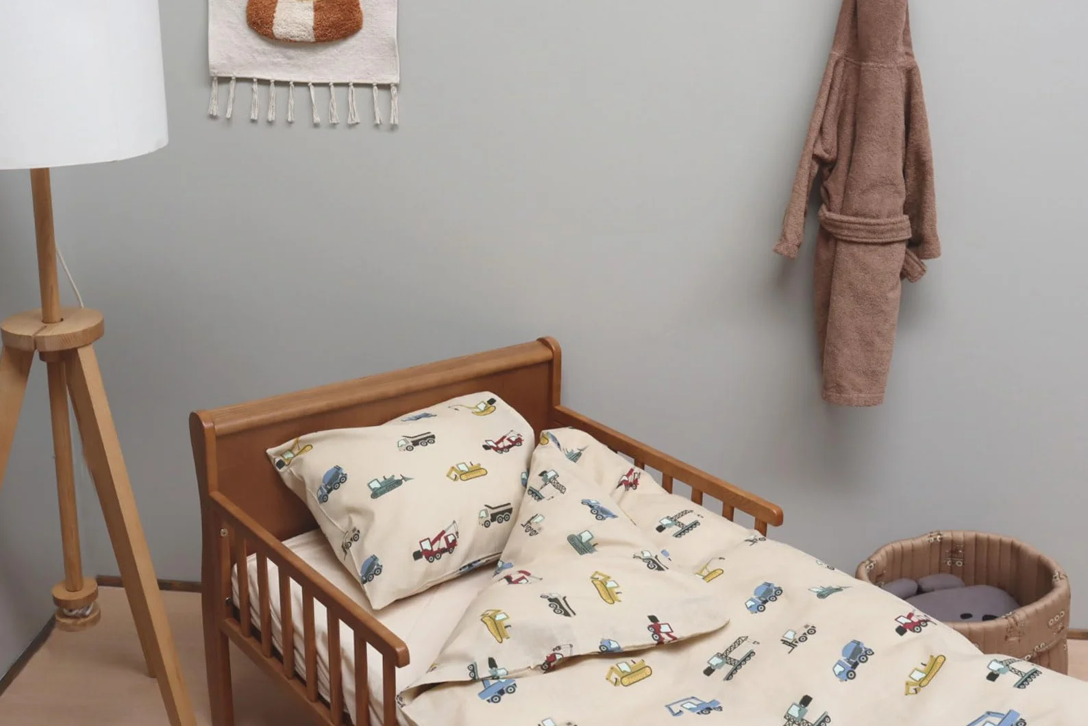 Pościel dla niemowląt lub małego łóżka, 100 % bawełna, poszewka na kołdrę 100 x 135 cm + poszewka na poduszkę 40 x 60 cm, od Mats, z buldożerem, koparką, żurawiem, ciężarówką...