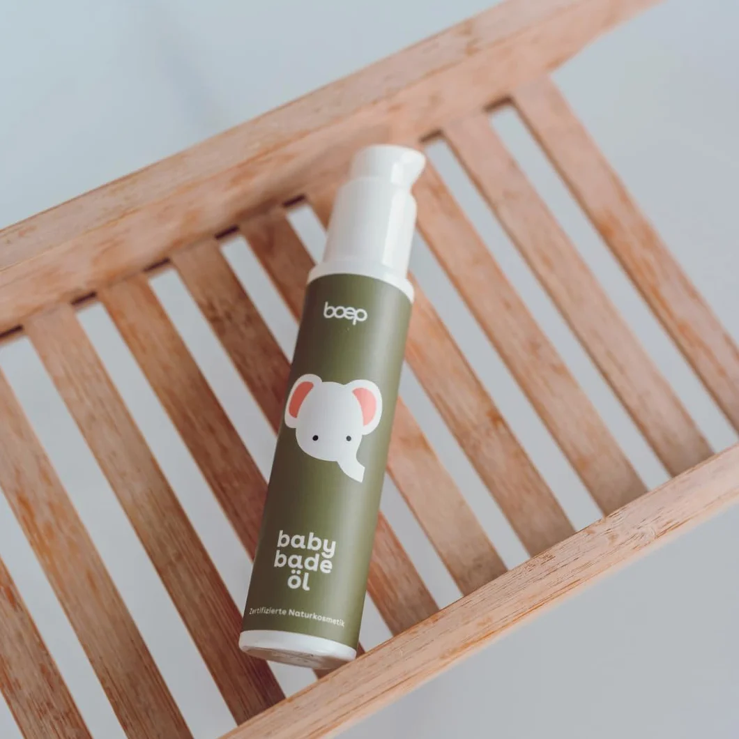 boep Olejek do kąpieli dla niemowląt, pielęgnujący dodatek do kąpieli z ekologicznym olejkiem jojoba i olejkiem migdałowym dla noworodków | wegański naturalny kosmetyk | pierwsze wyposażenie |