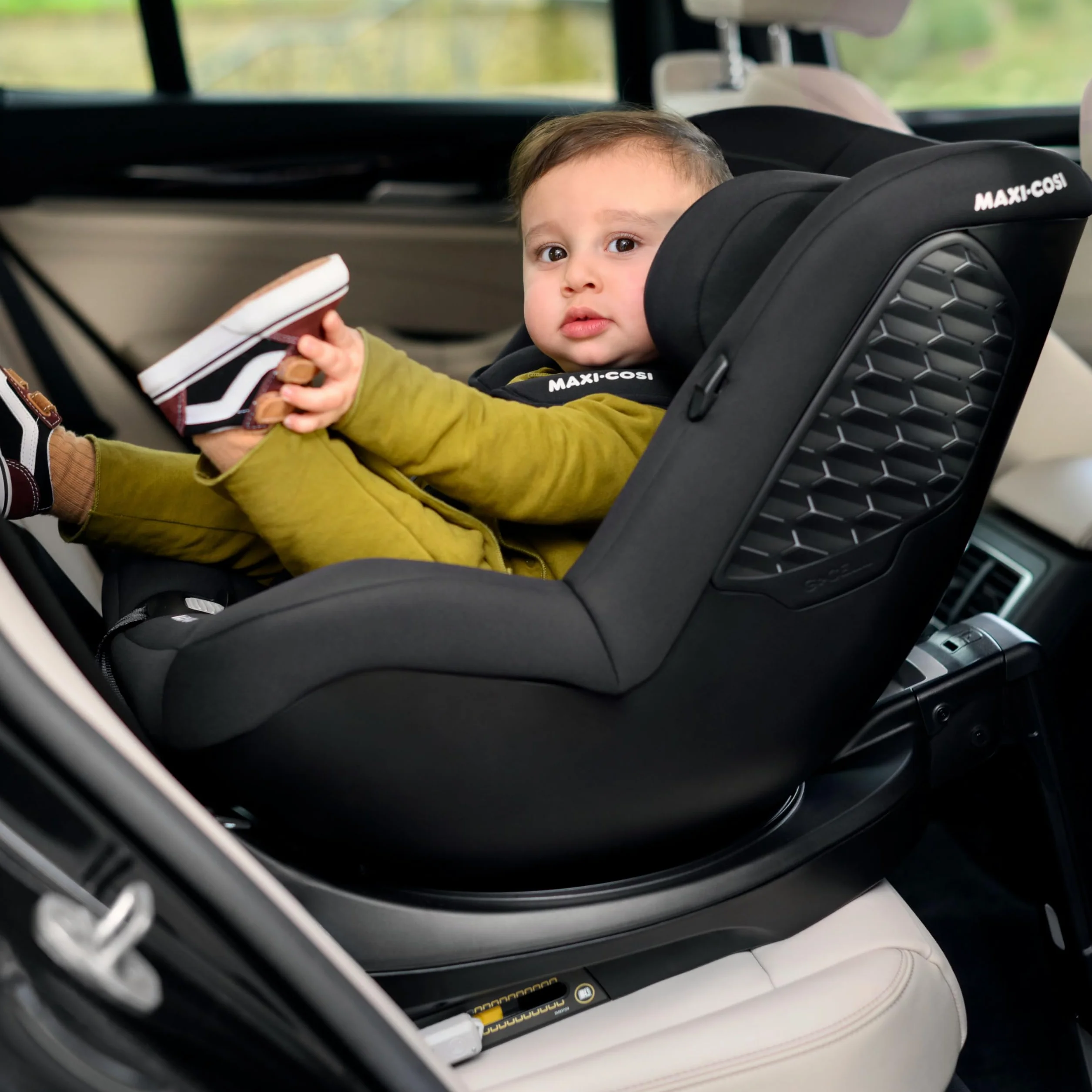 Maxi-Cosi Mica 360 S Comfort, Tkaniny przepuszczające powietrze, Fotelik samochodowy obrotowy 360, 0–4 lata (40–105 cm), Obracanie FlexiSpin, 5 pozycji odchylenia, Ochrony G-CELL, Authentic Black