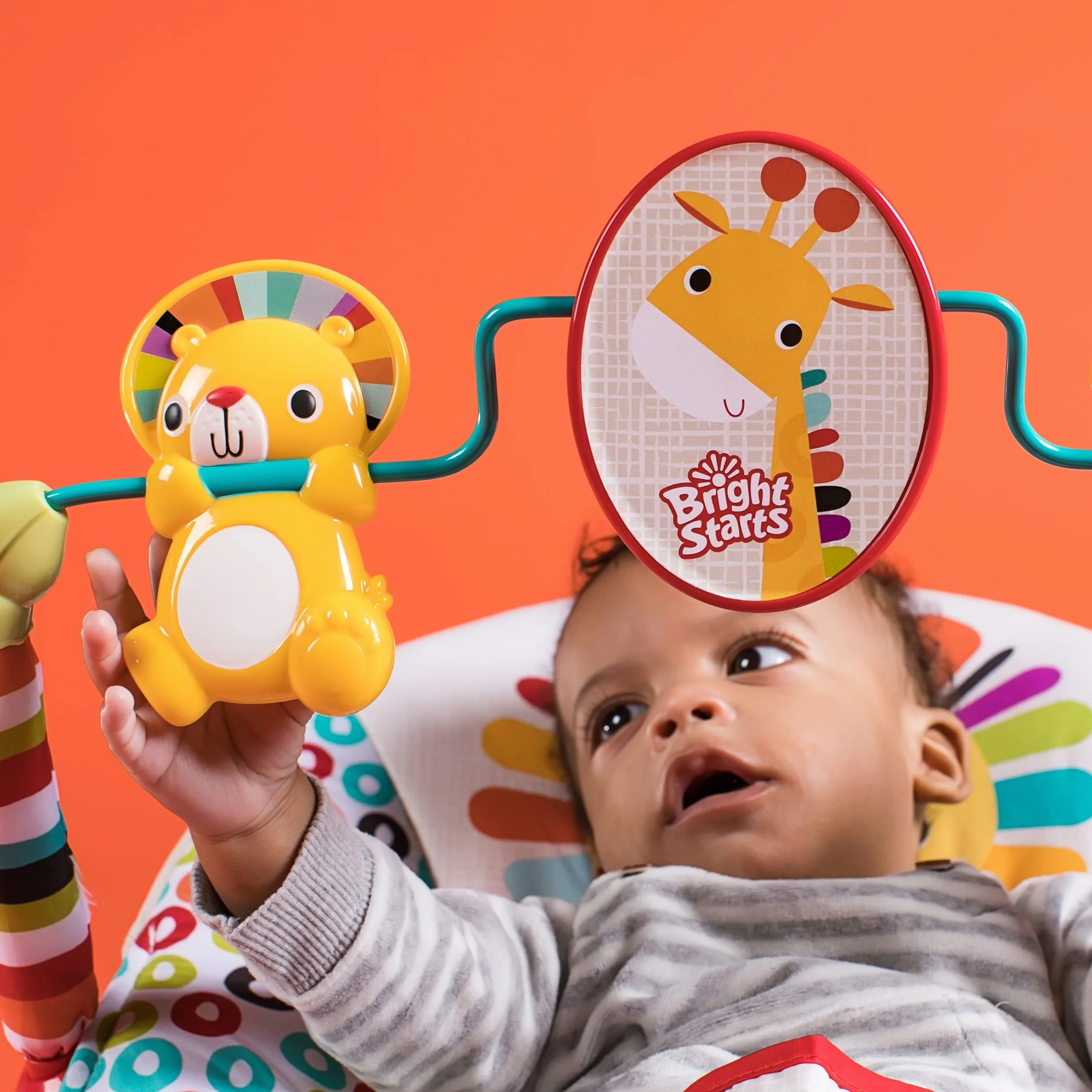 Bright Starts, Playful bujanka dla niemowląt z wibracjami, zdejmowanym łukiem do zabawy i interaktywnymi zabawkami