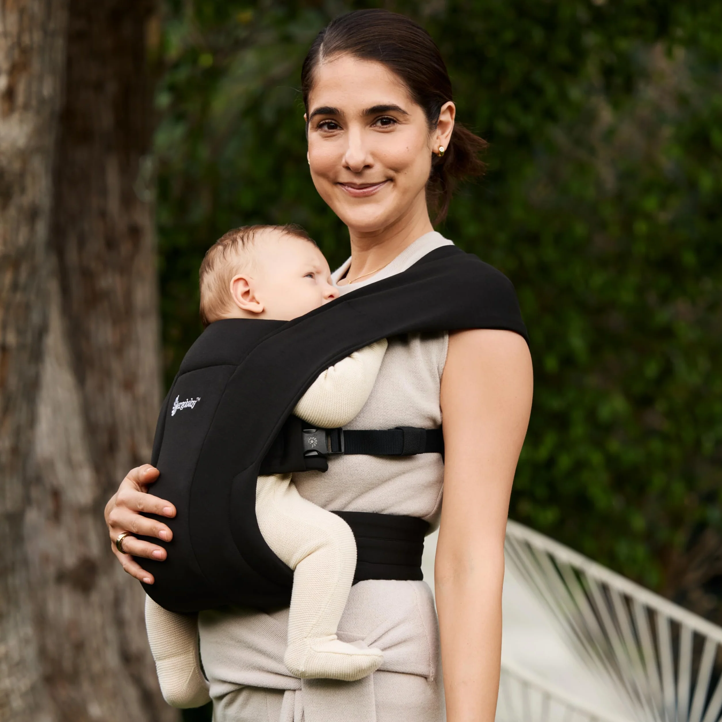 Ergobaby Embrace Ergonomiczne Nosidełko z Pasem Biodrowym, Czarny