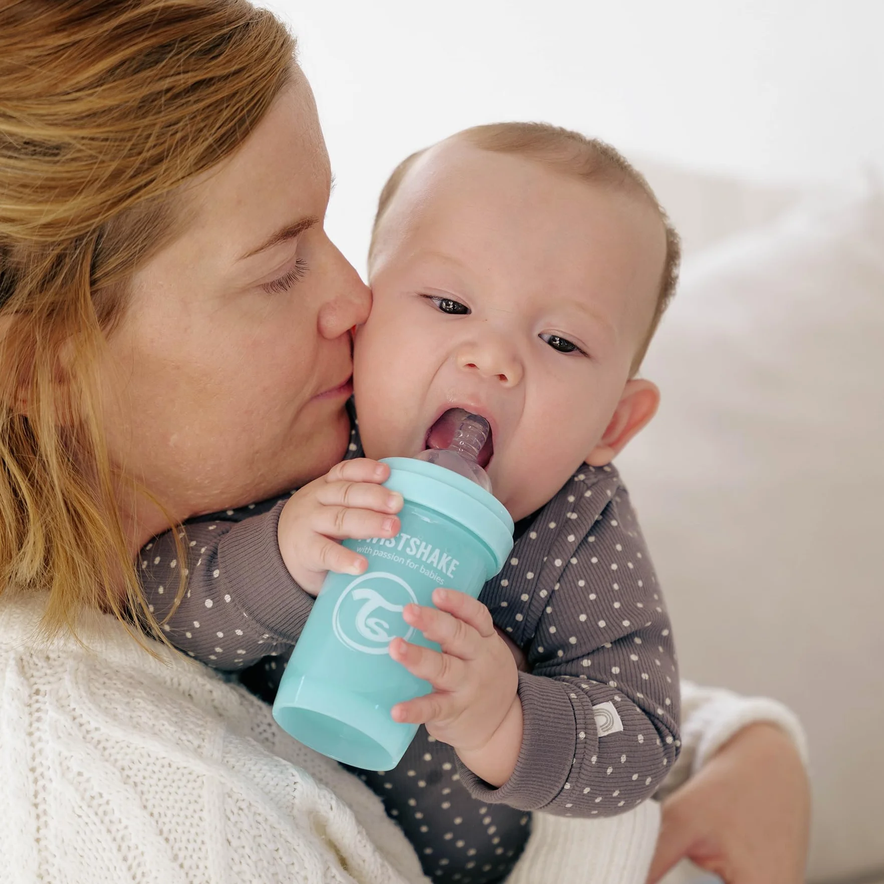 Twistshake Baby Smoczki Antykolkowe - Zestaw 2 (6 Miesięcy+) | Smoczki do Butelek dla Niemowląt o Strukturze Przypominającej Pierś | Miękki Silikonowy Smoczek dla Niemowląt | Bez BPA | Przezroczysty