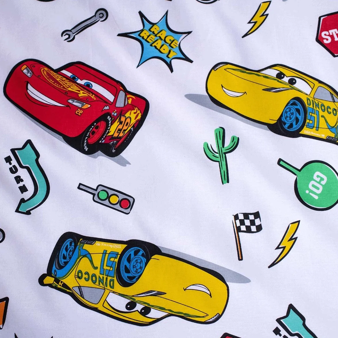 Disney Cars łóżeczko dziecięce zestaw pościeli i poduszek | zestawy pościeli dla chłopców dla małych dzieci | z kultowym rozświetlaniem McQueen