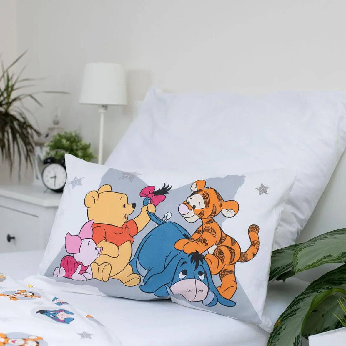Jerry Fabrics Komplet pościeli Kubuś Puchatek i Przyjaciele dla dziecka lub małego łóżka, poszwa na kołdrę 100x135 cm + poszewka na poduszkę 40x60 cm, 100% bawełna, z tygrysem, kłapką i prosiaczkiem