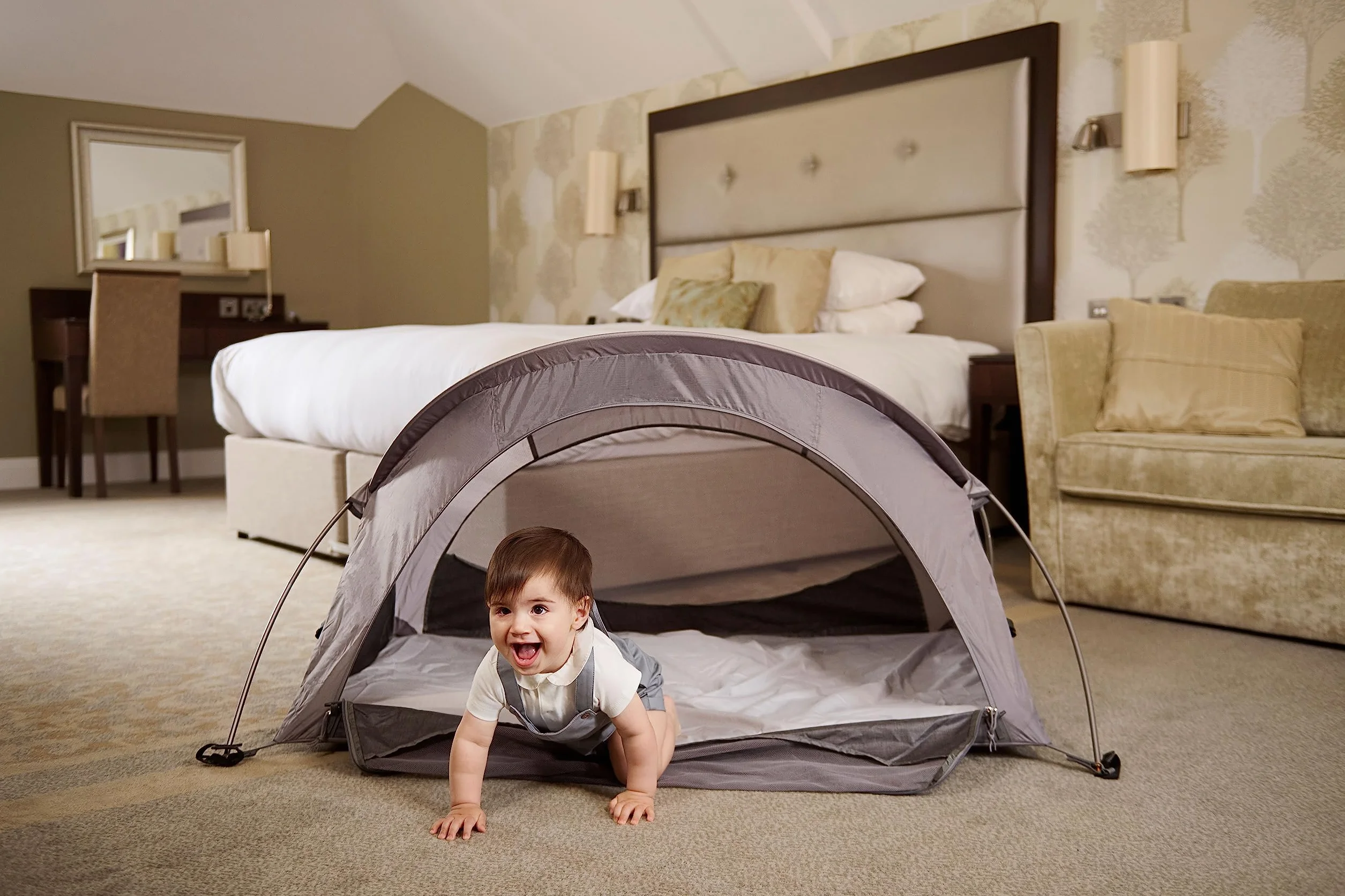 LittleLife Arc 2 Superlight przenośne kompaktowe łóżeczko podróżne z materacem, prześcieradłem i plecakiem o rozmiarze bagażu podręcznego, waga 2,4 kg