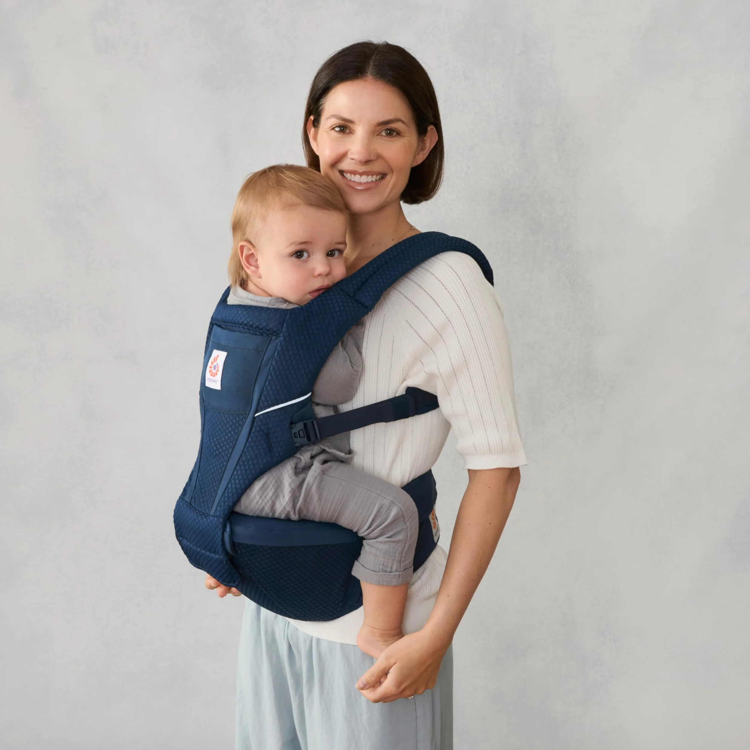 Ergobaby Alta Hip Seat nosidełko dla niemowląt z siedziskiem biodrowym dla niemowląt i małych dzieci od 4 miesięcy (5,5 kg – 20,4 kg), nosidełko biodrowe, z miękką siateczką SoftFlex