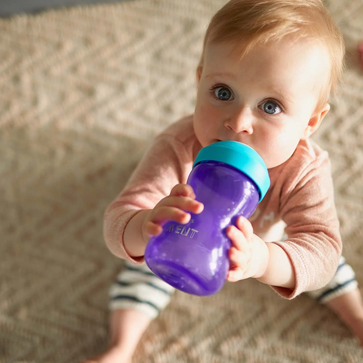 Philips Avent Kubek z Miękkim, Odpornym Na Gryzienie Ustnikiem 300 ml 9 m+ (1 szt.), SCF802/02