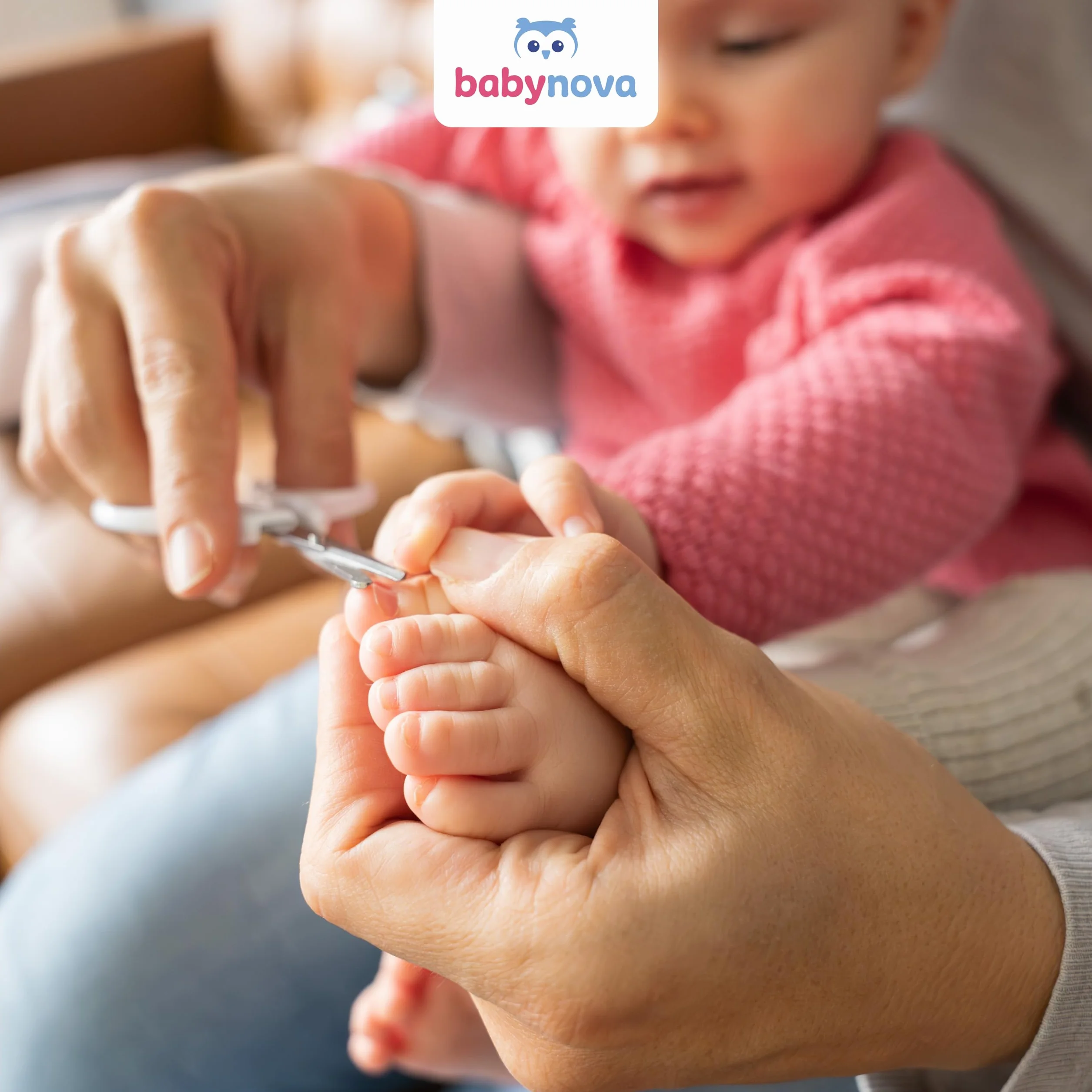 babynova Zestaw Manicure dla Niemowląt – Bezpieczny Zestaw do Pielęgnacji Paznokci z Nożyczkami z Zaokrąglonymi Końcówkami, Obcinaczem do Paznokci & Pilnikiem – Higieniczne Pudełko – Bez BPA