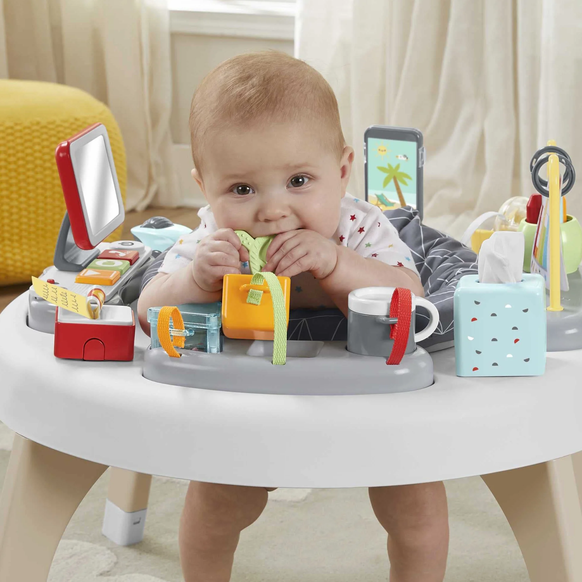 Fisher-Price Mały szef 2 w 1, aktywizujące centrum zabaw dla niemowląt i stoliczek do zabawy z muzyką, światełkami i dźwiękami dla małych dzieci, HBM26