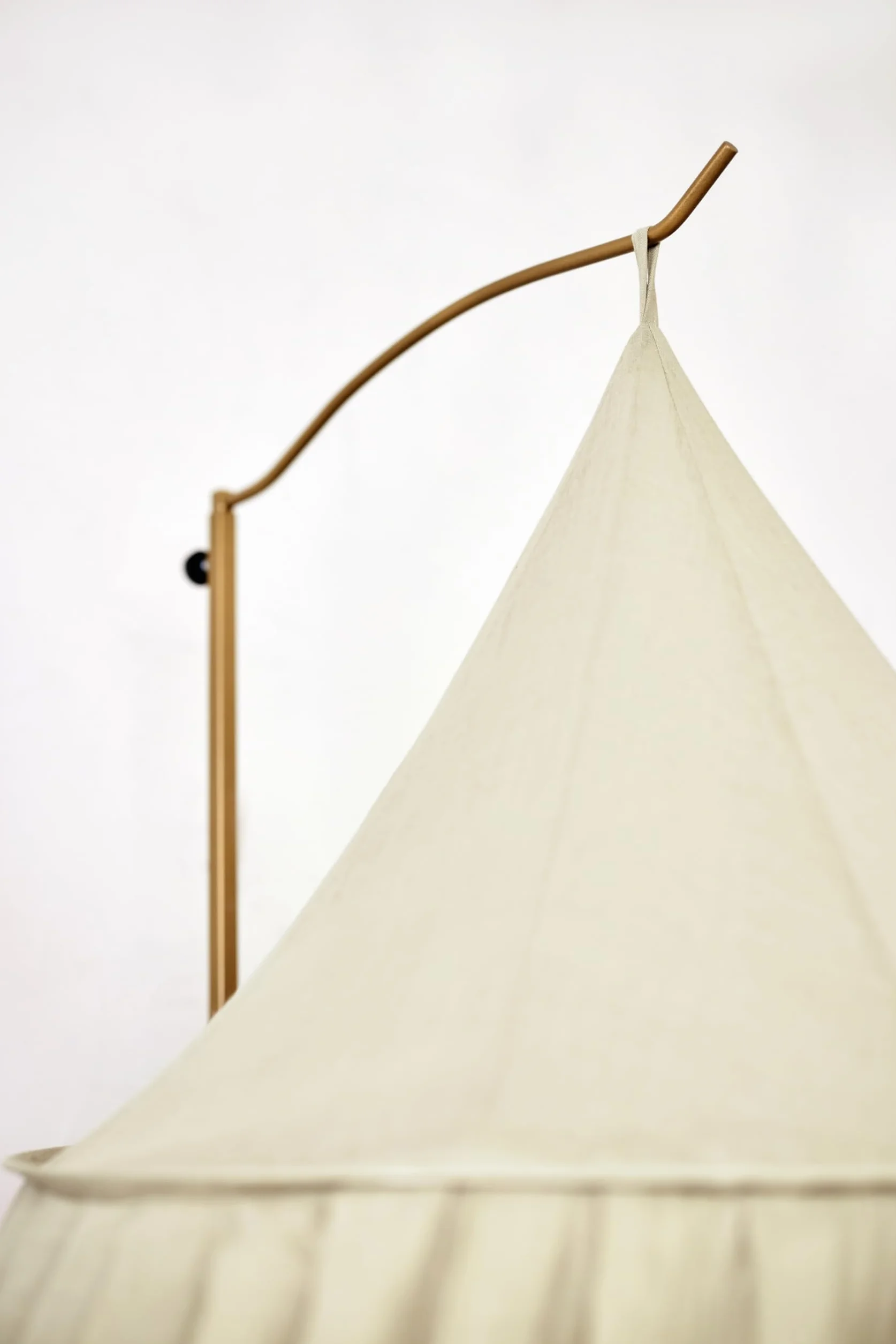 Jollein drążek do baldachimu z mosiądzu złoty 220 cm