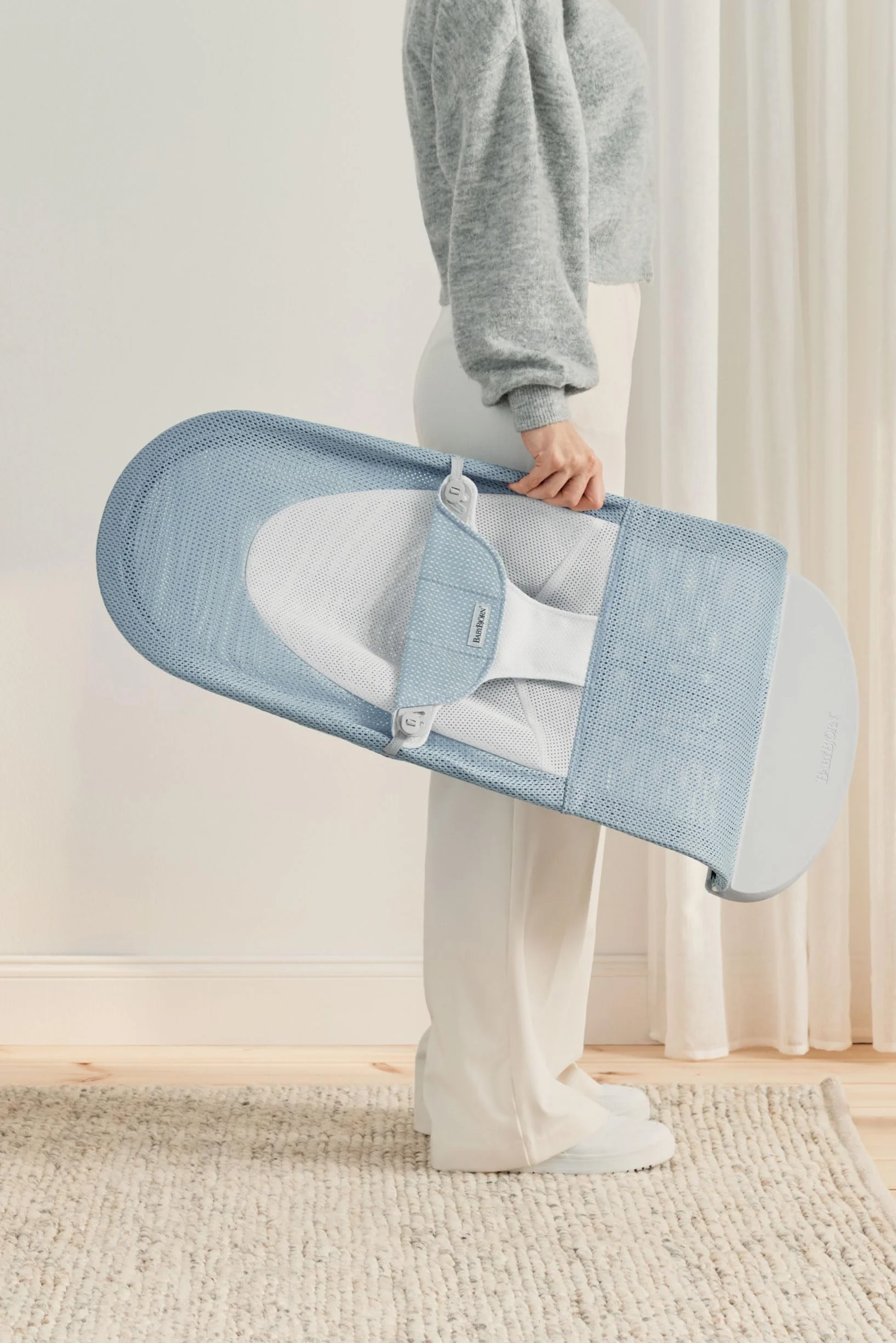 BabyBjörn 005143 Bouncer Balance miękki, jasnoszary ramka, siatka, błękitny/biały