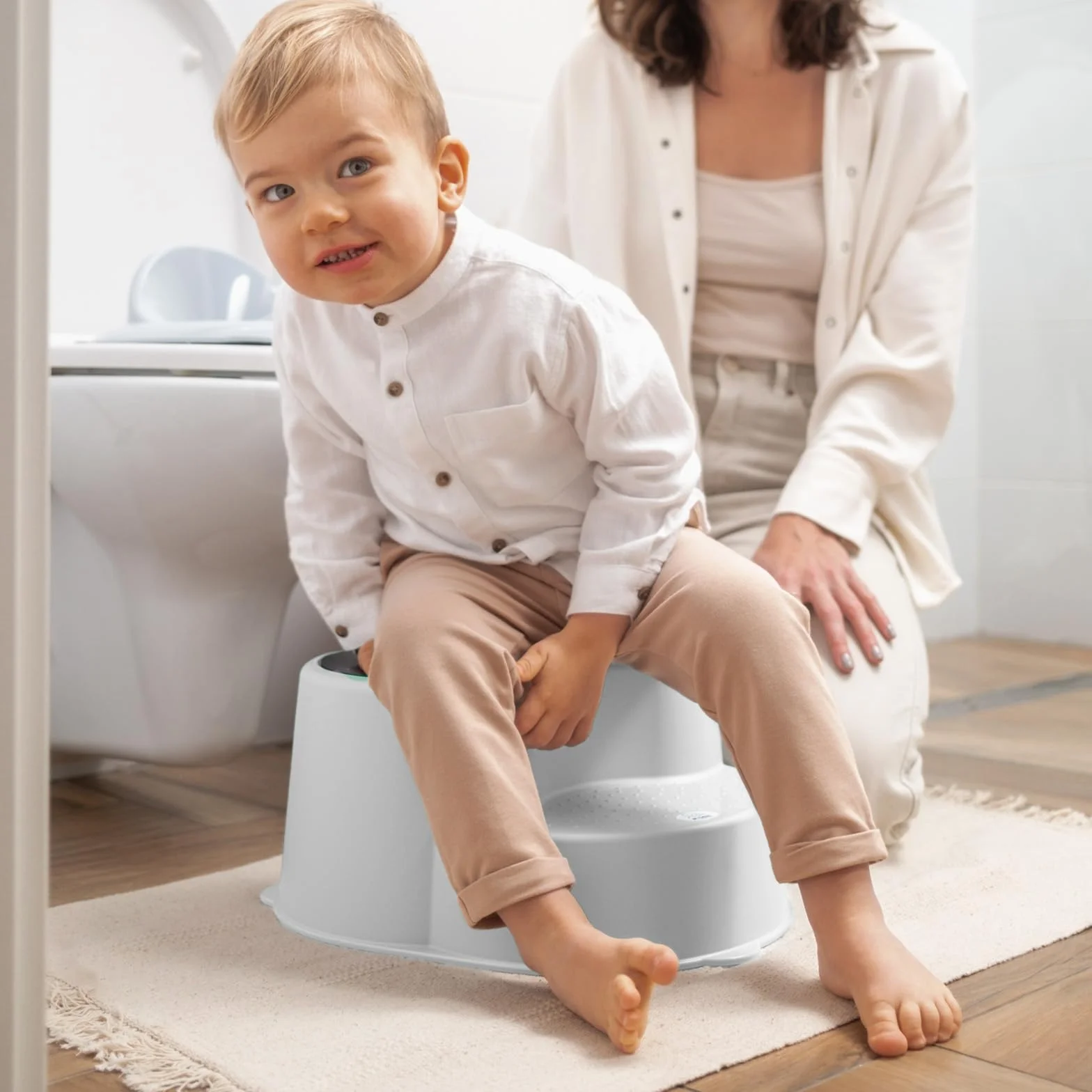 Rotho Babydesign Stołek dziecięcy ze schodkami TOP biały plastik