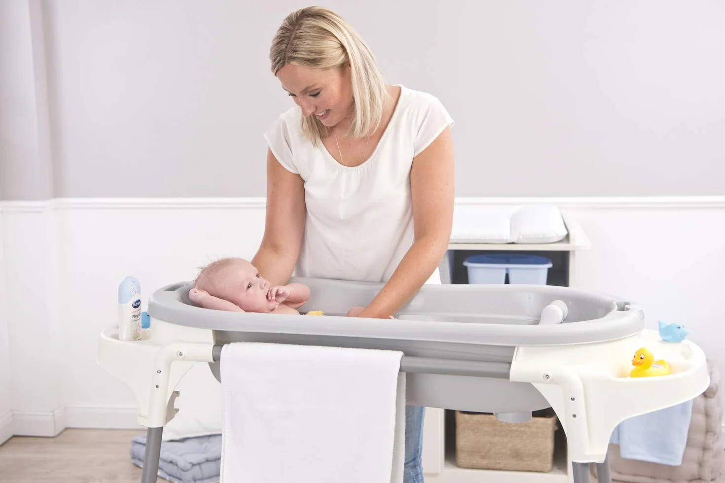 Rotho Babydesign TOP Xtra Duża wanienka z 2 matami antypoślizgowymi i korkiem spustowym, Stone Grey