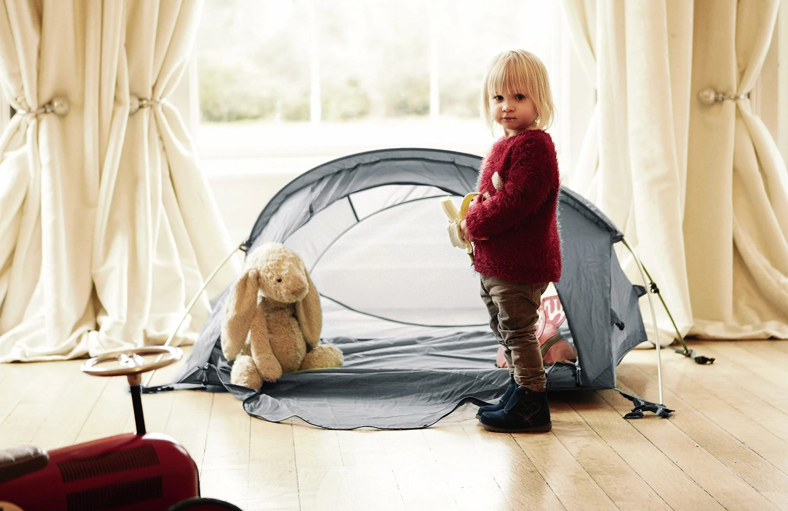 LittleLife Arc 2 Superlight przenośne kompaktowe łóżeczko podróżne z materacem, prześcieradłem i plecakiem o rozmiarze bagażu podręcznego, waga 2,4 kg