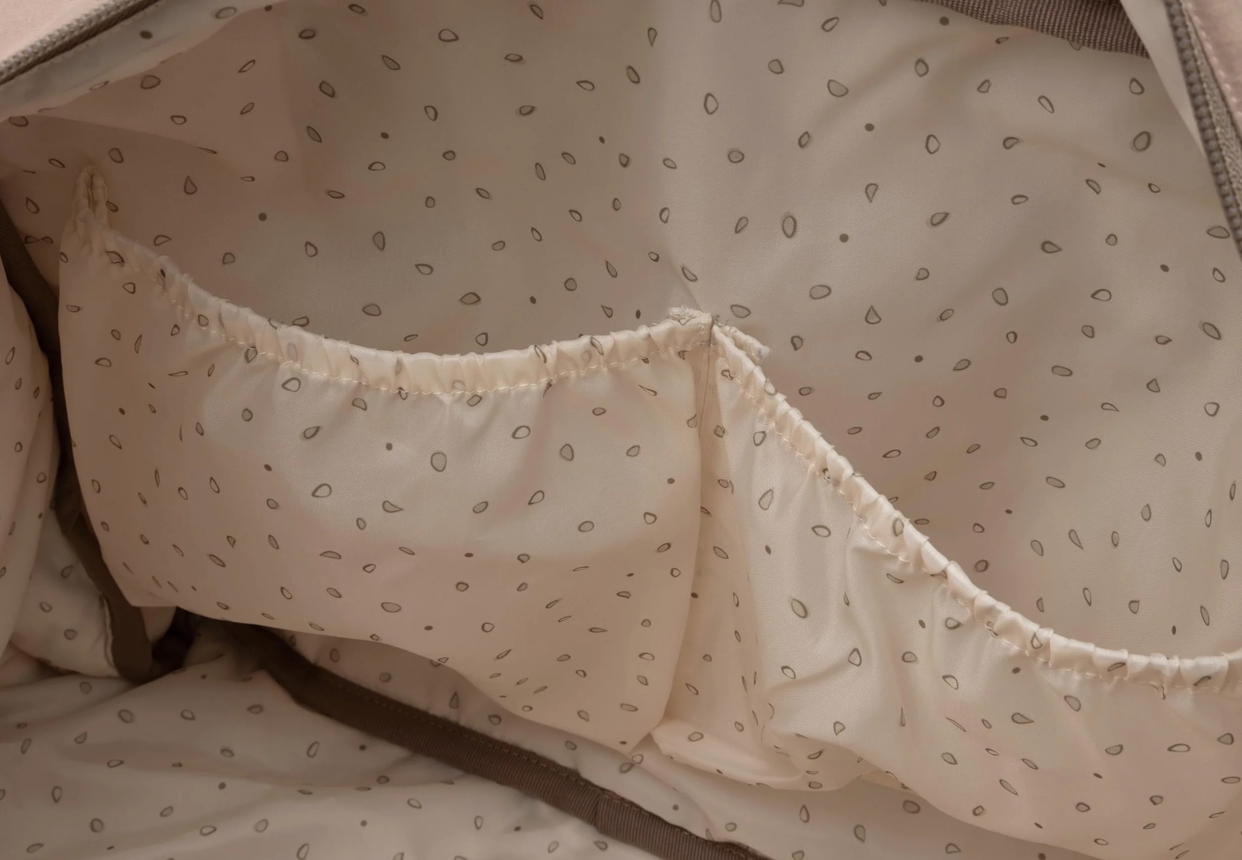 Jollein Torba do przewijania Embossed Lily mleczna kawa 42 x 30 x 15