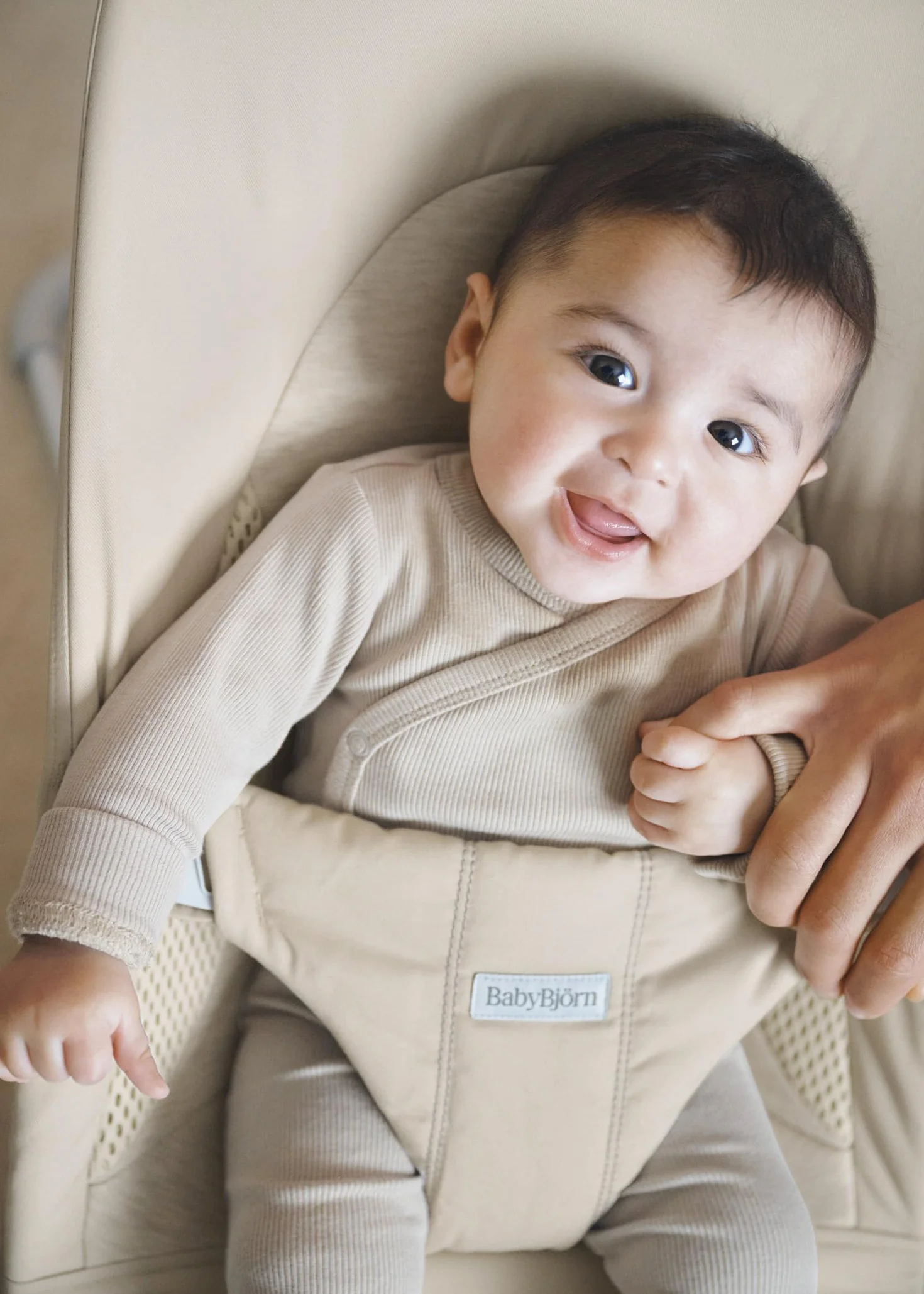 BabyBjörn Balance Soft Hamak z dżerseju z trzech tkanin, jasnobeżowy