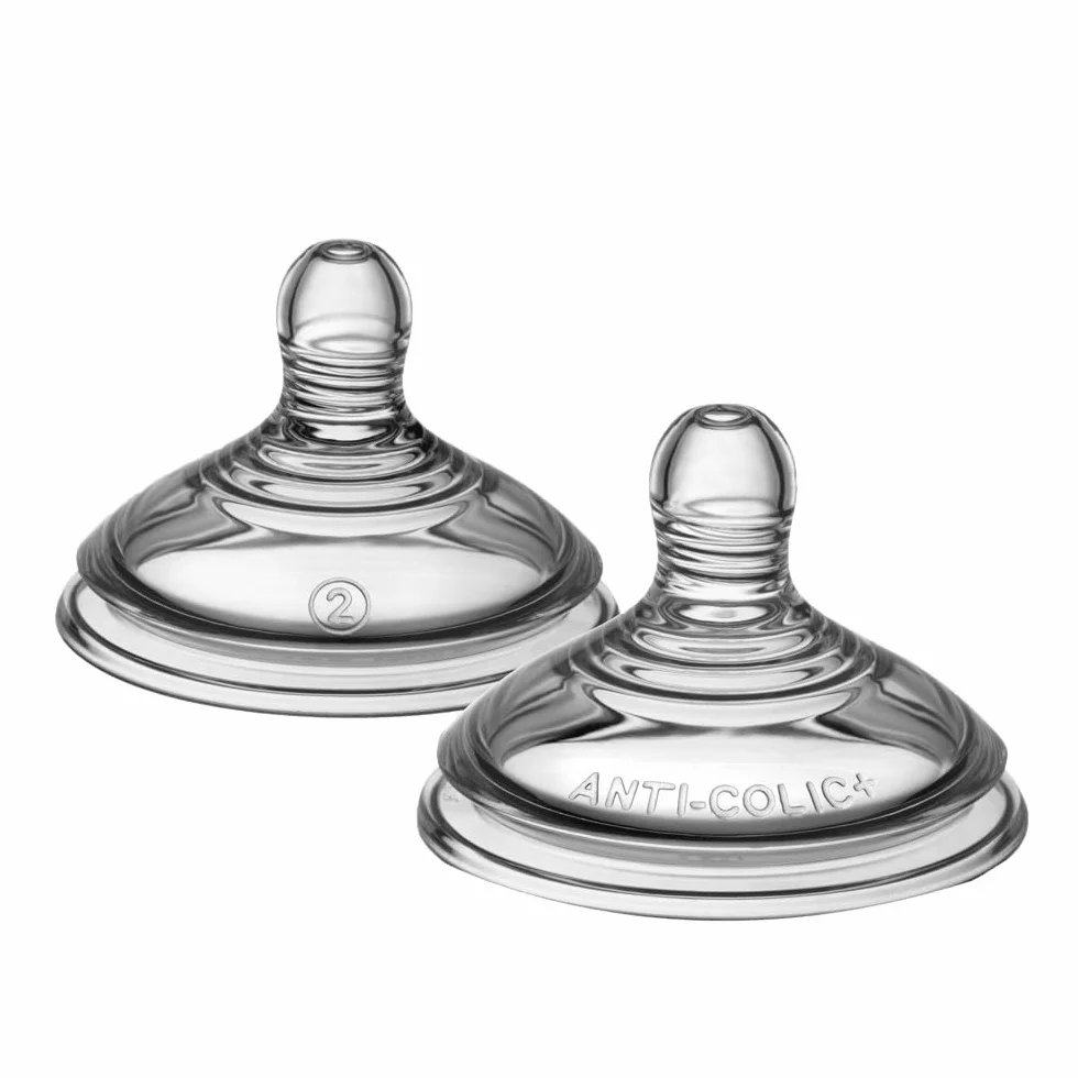 Tommee Tippee - Zaawansowany odkurzacz antykolkowy, przypominający piersi, miękki silikon, średni przepływ, 3 miesiące, akcesoria, 2 sztuki