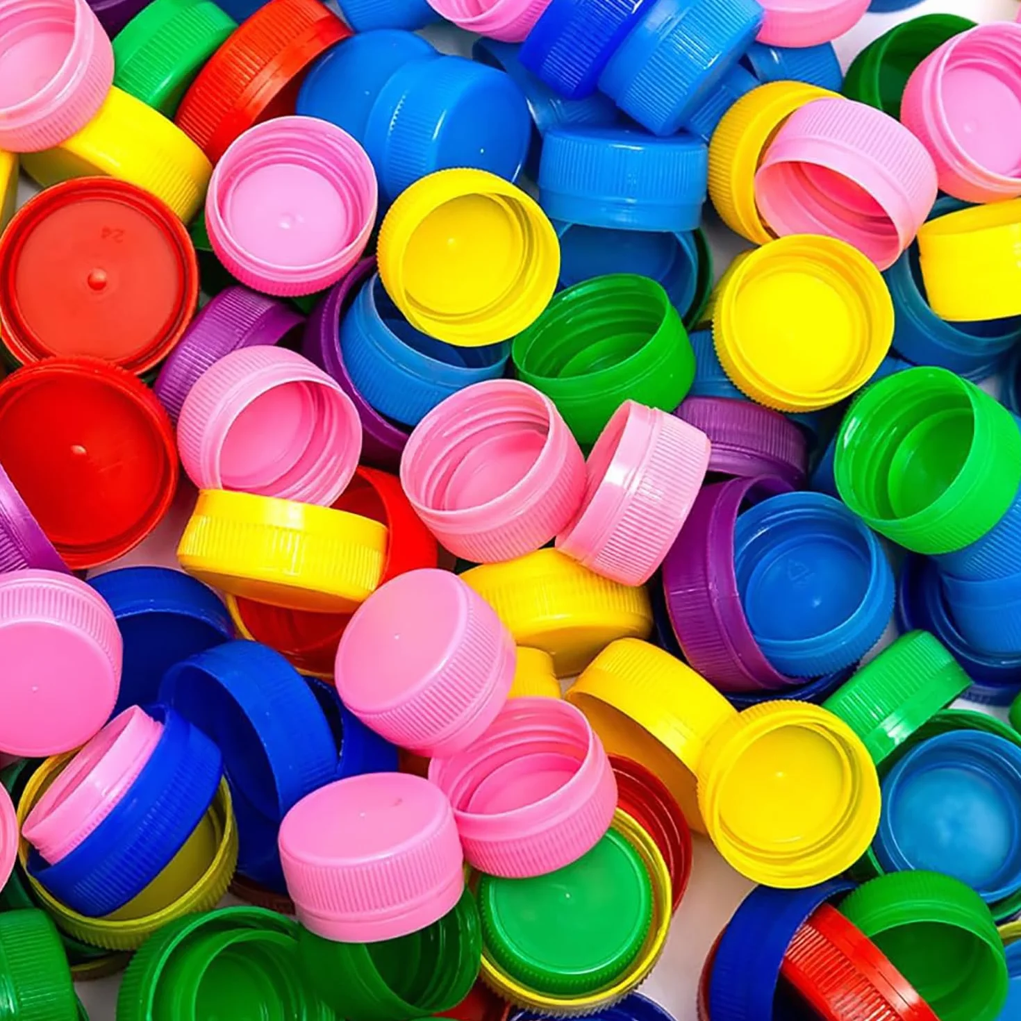 100 sztuk kolorowych zakrętek do butelek, plastikowe pokrywki na butelki, 3 cm, dekoracyjne pokrywki na butelki DIY, do przedszkola, szkoły, projektów rzemieślniczych (10 kolorów (nie czarno-białe)