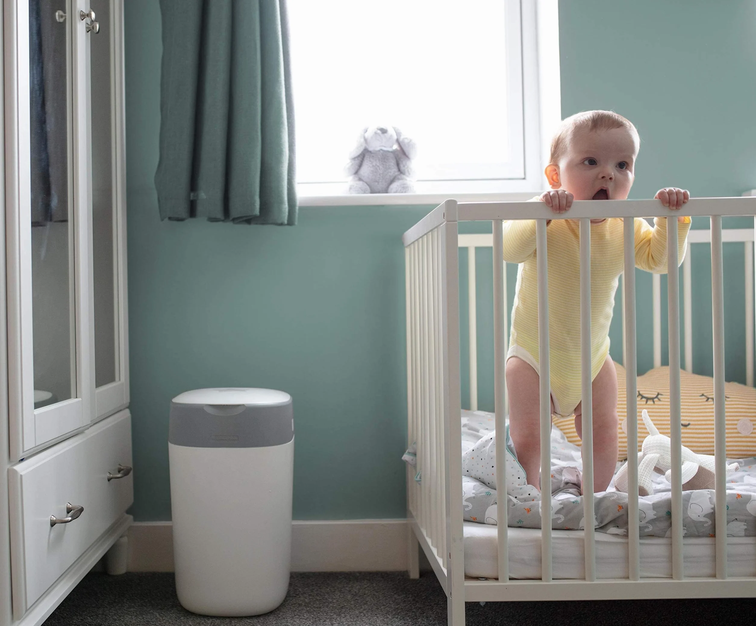 Tommee Tippee Twist and Click Advanced Nappy Bin Starter Set, Eco-Friendlier System with 6x Refill Cassettes with Sustainably Sourced Antibacterial GREENFILM, White