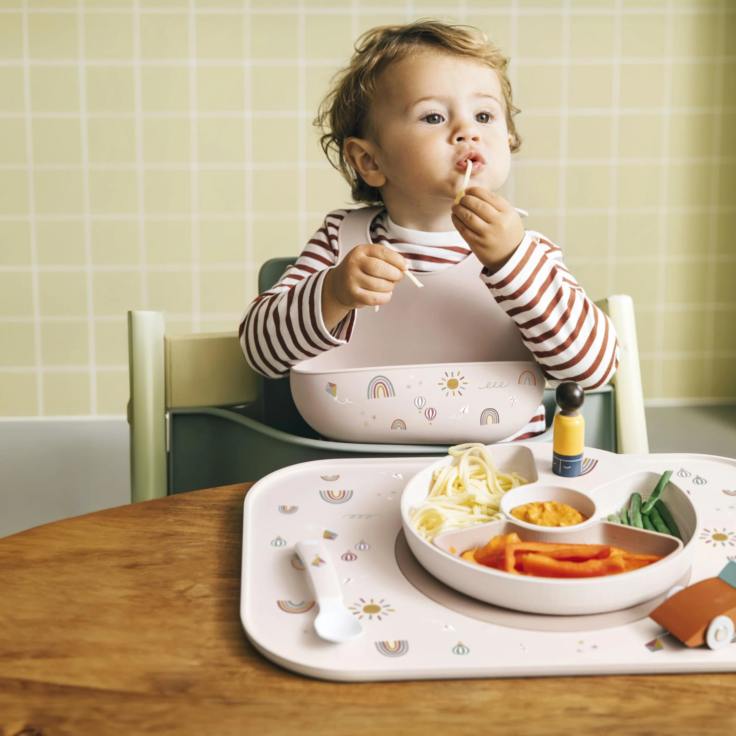 Mepal, 3-Częściowy Zestaw Zastawy Stołowej dla Niemowląt Mio Little Dutch, Zawiera Szczelny Kubek, Talerz Treningowy i Łyżkę Treningową, Można Myć w Zmywarce, Zestaw 3 szt., Forest Friends