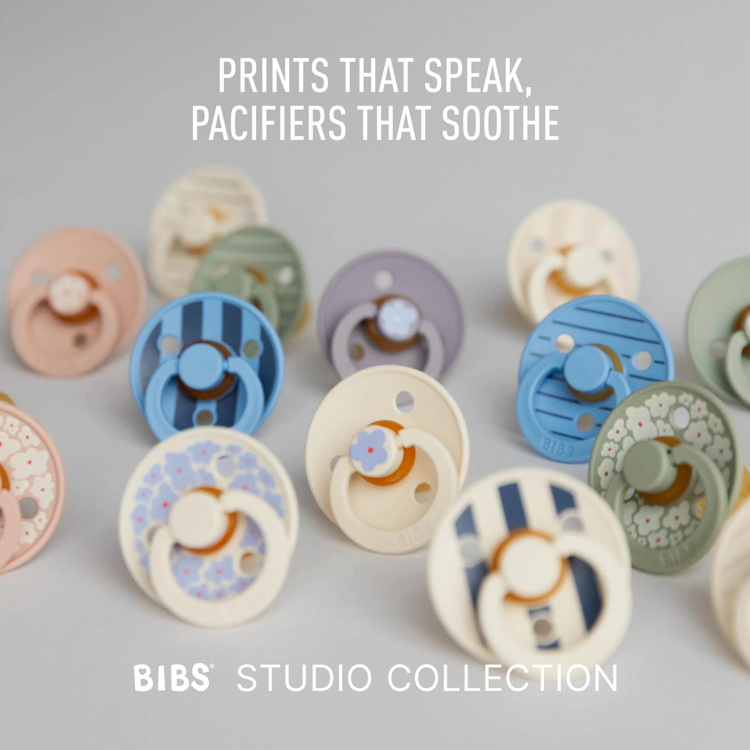BIBS Colour Studio smoczek, 2 sztuki, nie zawiera BPA, sutki w kształcie wiśni, kauczuk naturalny/lateks, wyprodukowano w Danii, rozmiar 1 (0-6 miesięcy), Pin Sage