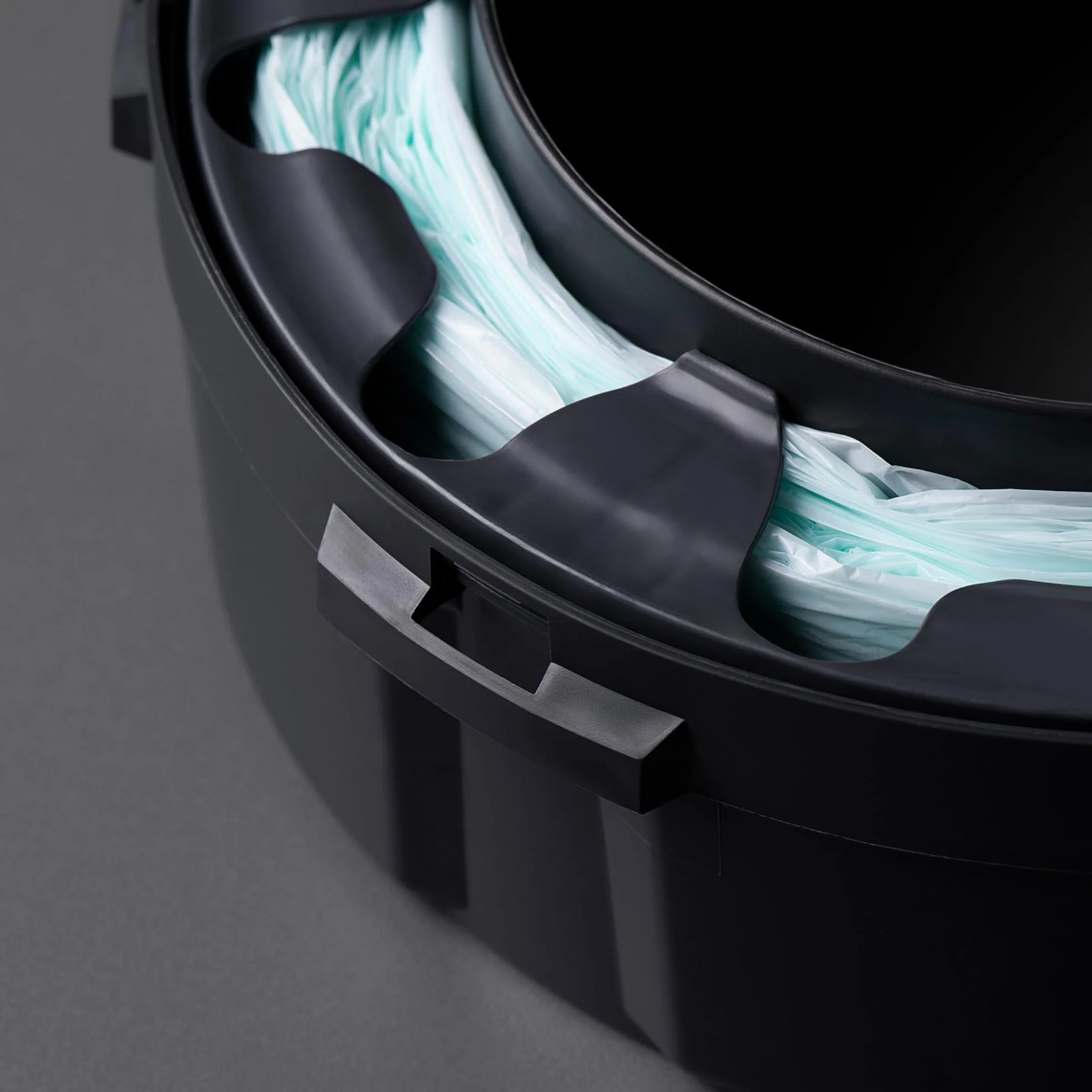 Tommee Tippee Twist and Click Advanced Nappy Bin oryginalne kasety uzupełniające, ekskluzywne opakowanie 16 sztuk, łatwe napełnianie i świetna wartość (opakowanie może się różnić)