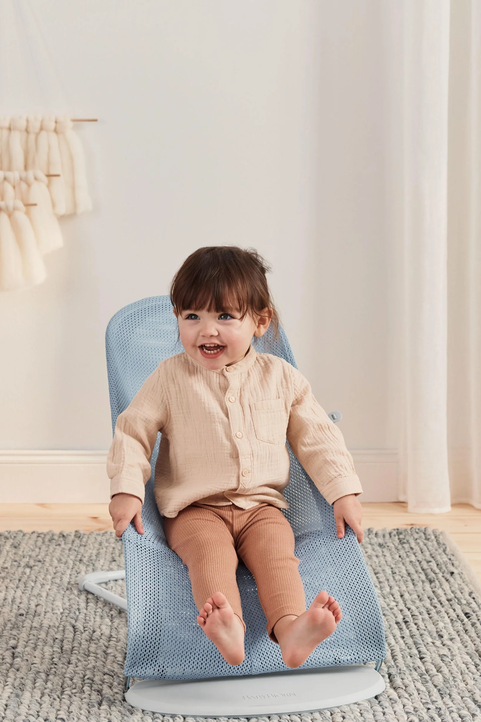 BabyBjörn 005143 Bouncer Balance miękki, jasnoszary ramka, siatka, błękitny/biały
