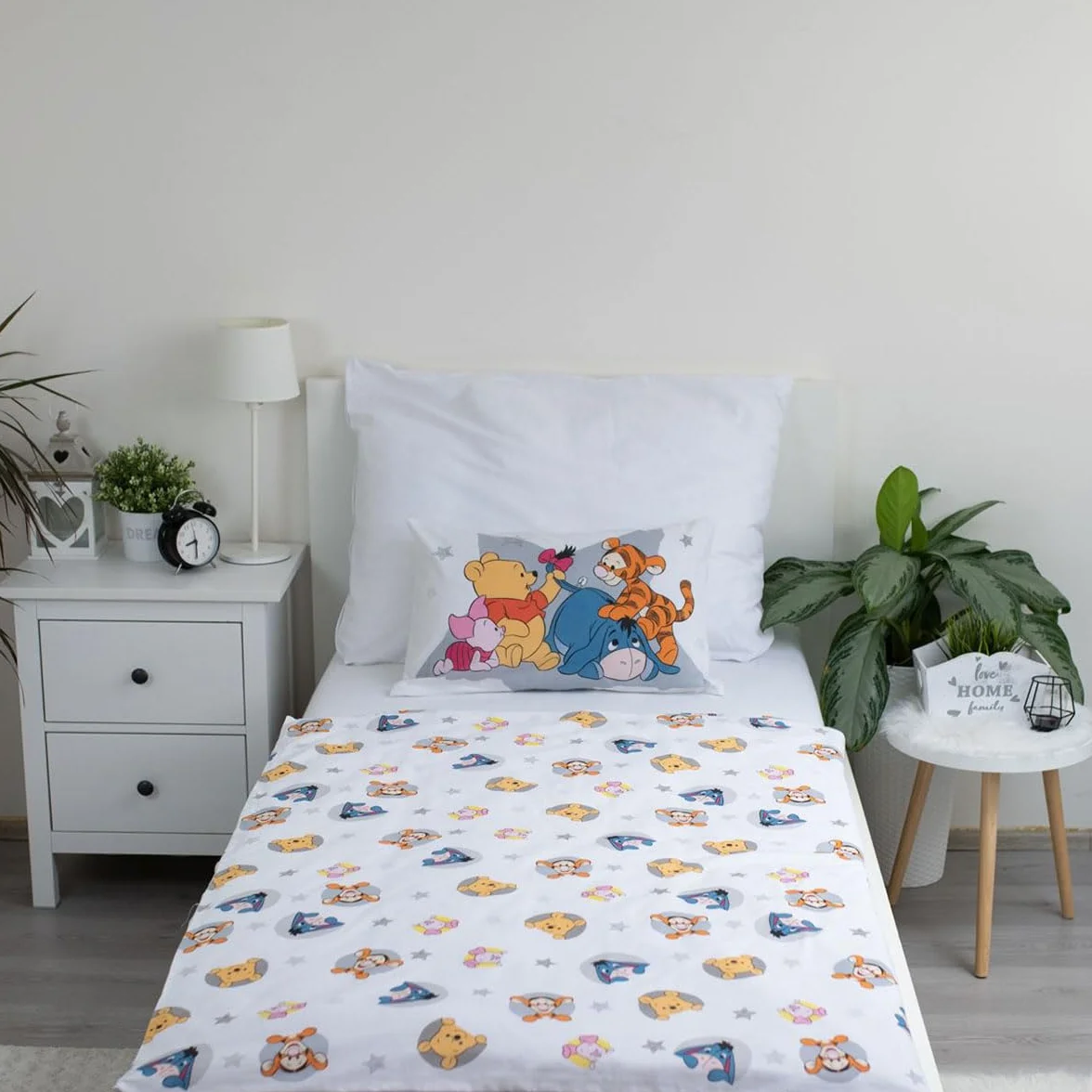 Jerry Fabrics Komplet pościeli Kubuś Puchatek i Przyjaciele dla dziecka lub małego łóżka, poszwa na kołdrę 100x135 cm + poszewka na poduszkę 40x60 cm, 100% bawełna, z tygrysem, kłapką i prosiaczkiem