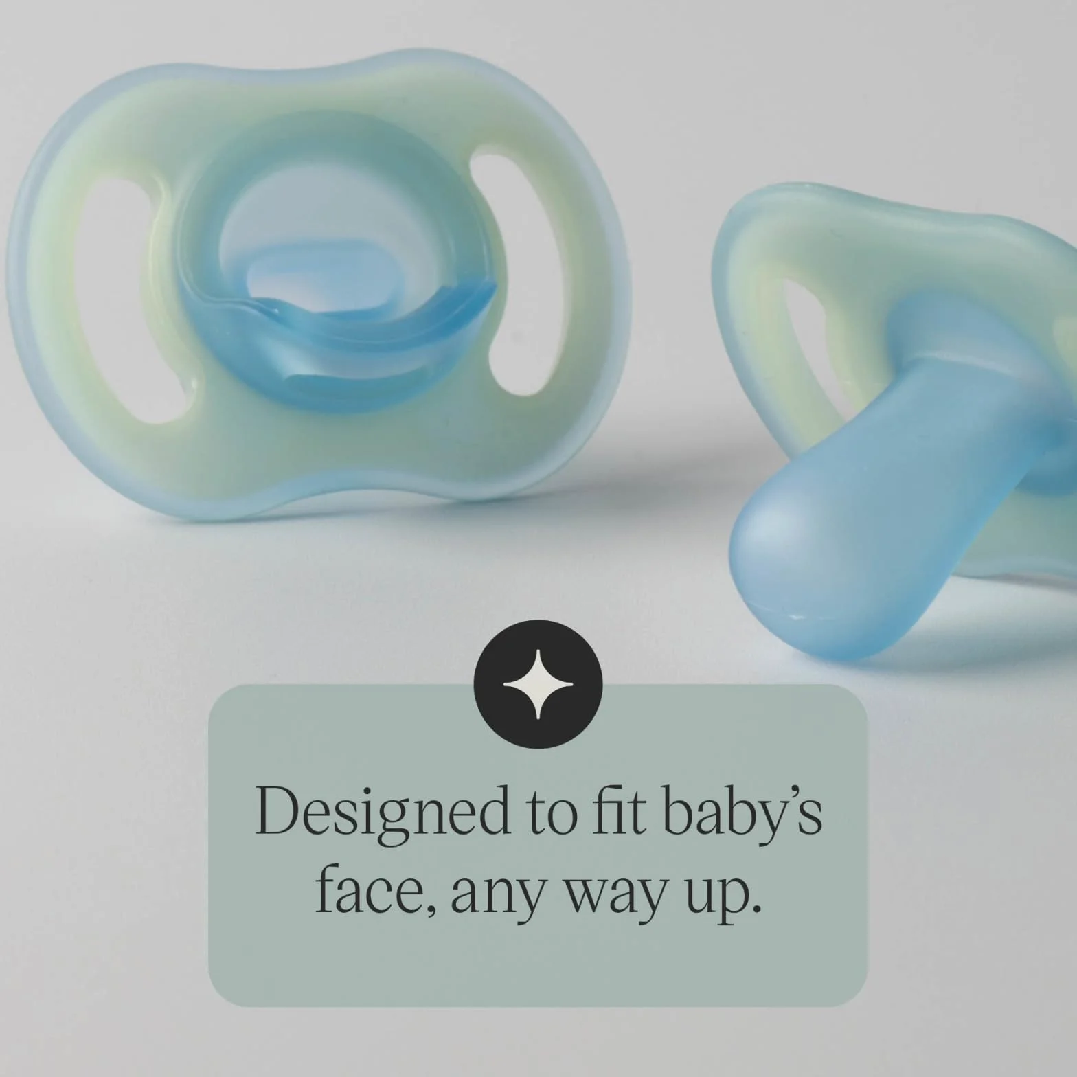Tommee Tippee Ultralekki smoczek StayPut i Night Glow, 6-18 miesięcy, 4 sztuki, jednoczęściowy silikonowy wzór, miękki w dotyku