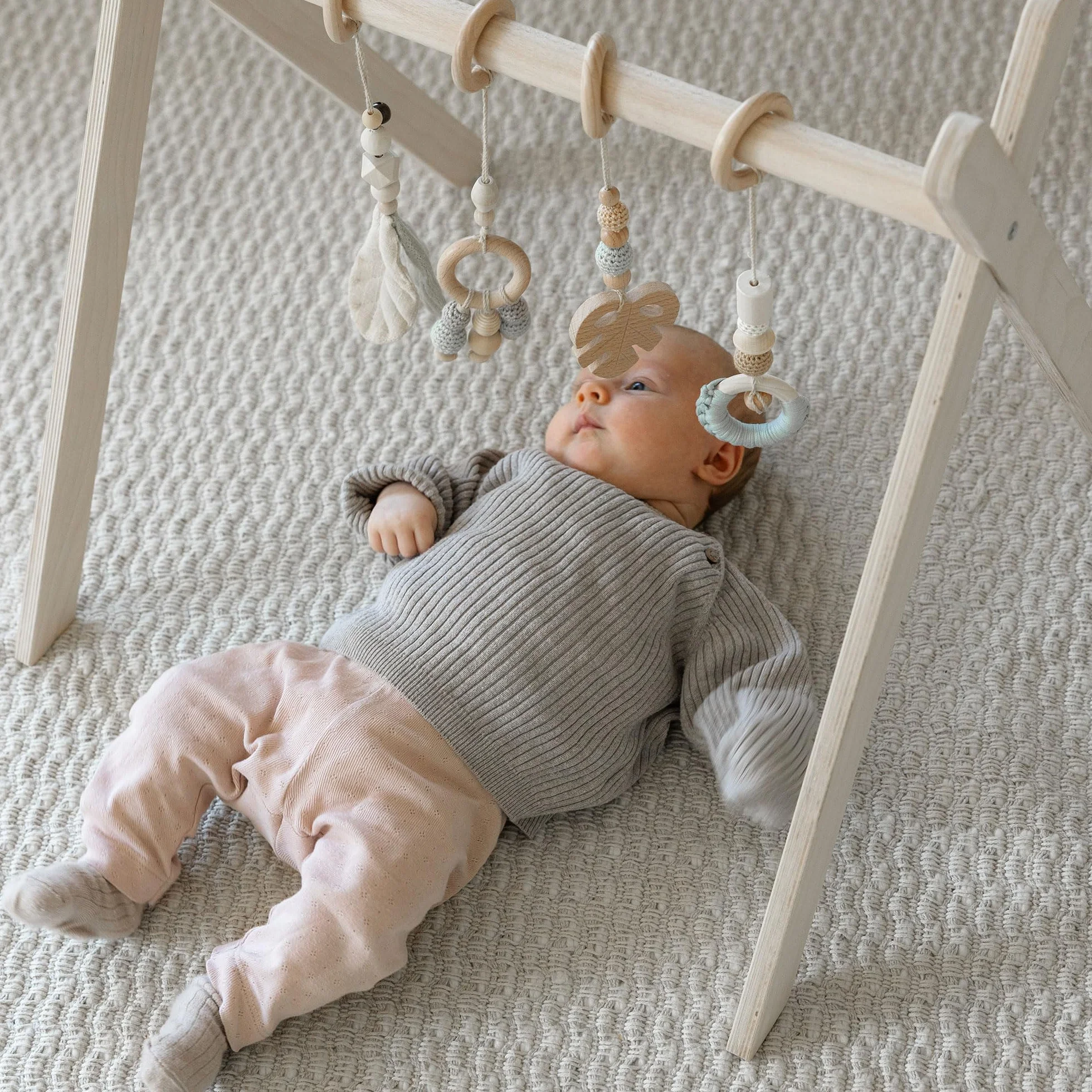 Drewniany łuk do zabawy BASIC dla niemowląt od urodzenia, Montessori Baby Gym, stabilna konstrukcja