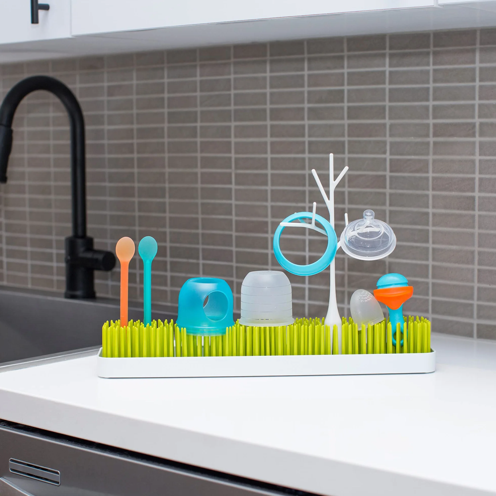 TOMY Boon PATCH Countertop Drying Rack For Baby Bottles And Accessories, Stylish Nursery Accessories, Baby Essentials for New Parents, BPA Green