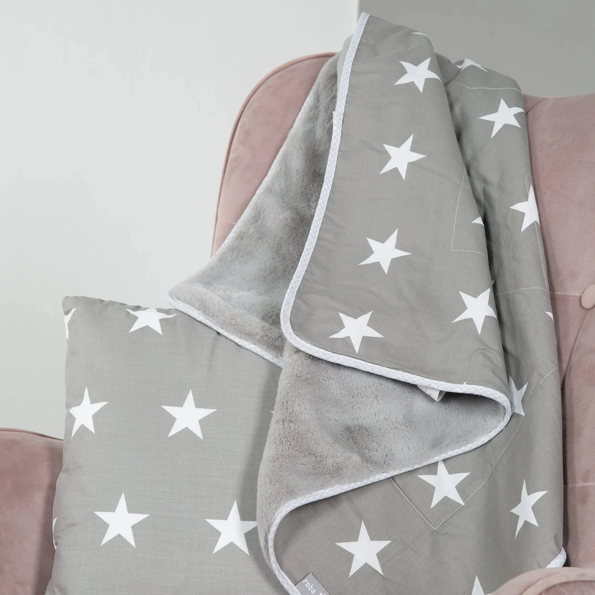 roba Kocyk dla niemowląt Little Stars - 80 x 80 cm - Kocyk do przytulania, pełzania i zabawy - Miękki kocyk dziecięcy dwustronny z motywem gwiazdek z bawełny/pluszu - Szary/Biały