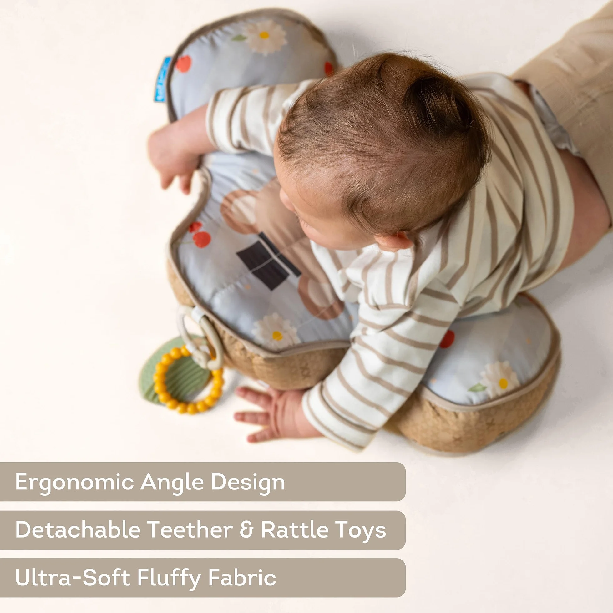 Poduszka Tummy Time Baby Bear 40x27x11 cm z 2 wyjmowanymi zabawkami