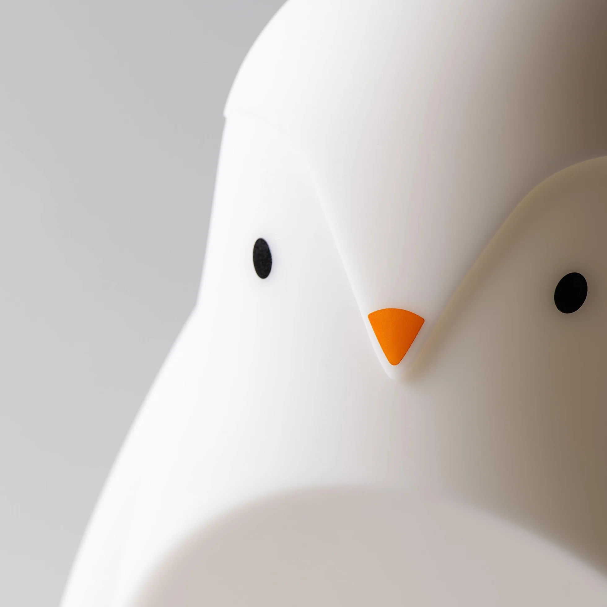 Tommee Tippee 2-in-1 Portable Penguin Nursery Night light with Portable Egg Light, Adjustable Brightness, USB-Powered