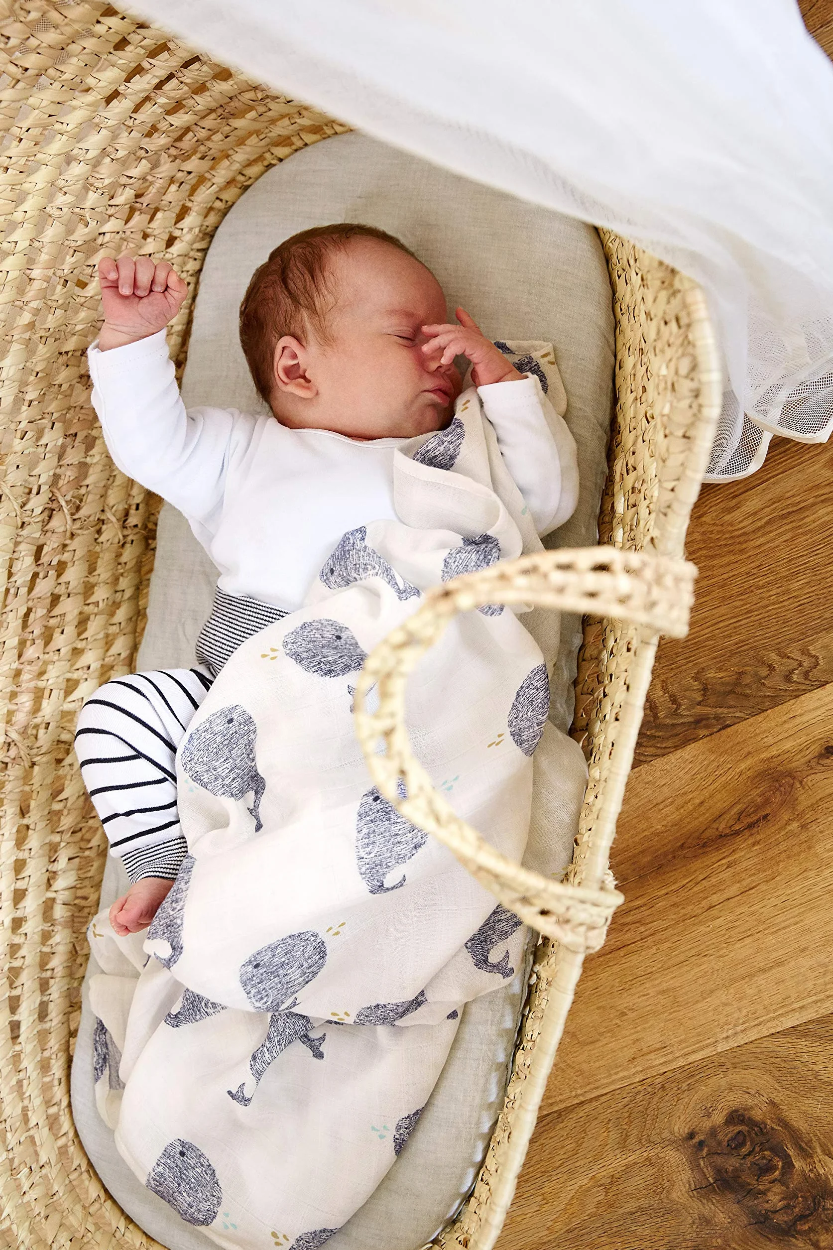 LÄSSIG Kocyk dla niemowląt, śliniak, chusta muślina, zestaw 3 sztuk, bawełna, 80 x 80 cm, Swaddle & Burp Blanket L, Little Water Whale