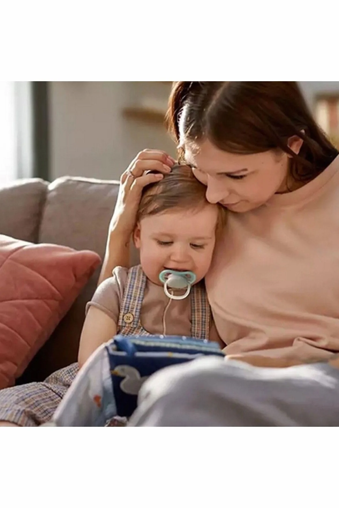 Smoczek Ultra Air Philips Avent, dla dzieci powyżej 18 miesiąca życia, sztywny smoczek, ortodontyczny i bez bisfenolu A, 2 szt., w zestawie sterylizator/torba do przenoszenia, SCF349/01
