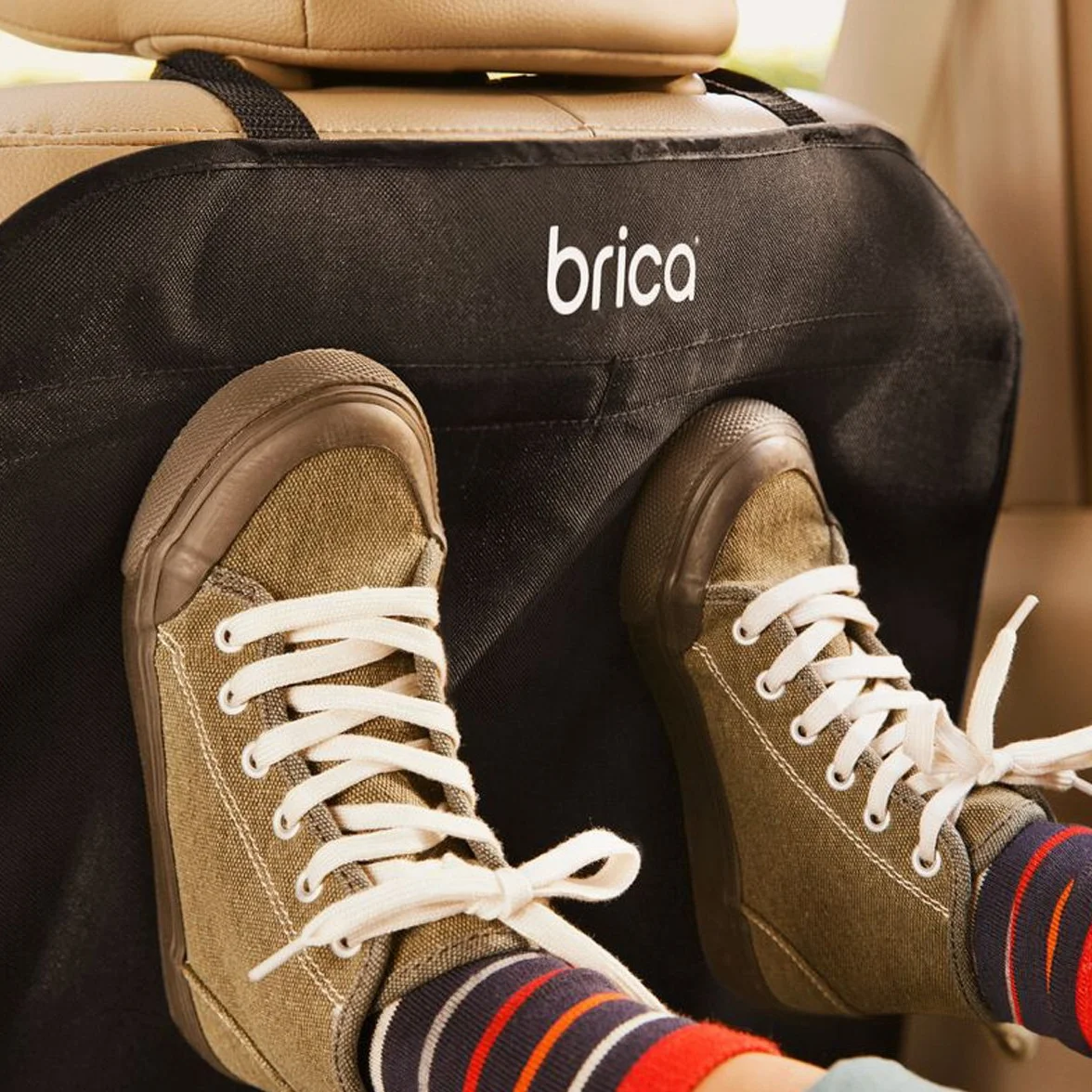 Brica by Munchkin Deluxe bardzo duże maty ochronne do foteli samochodowych, czarne, 2 szt
