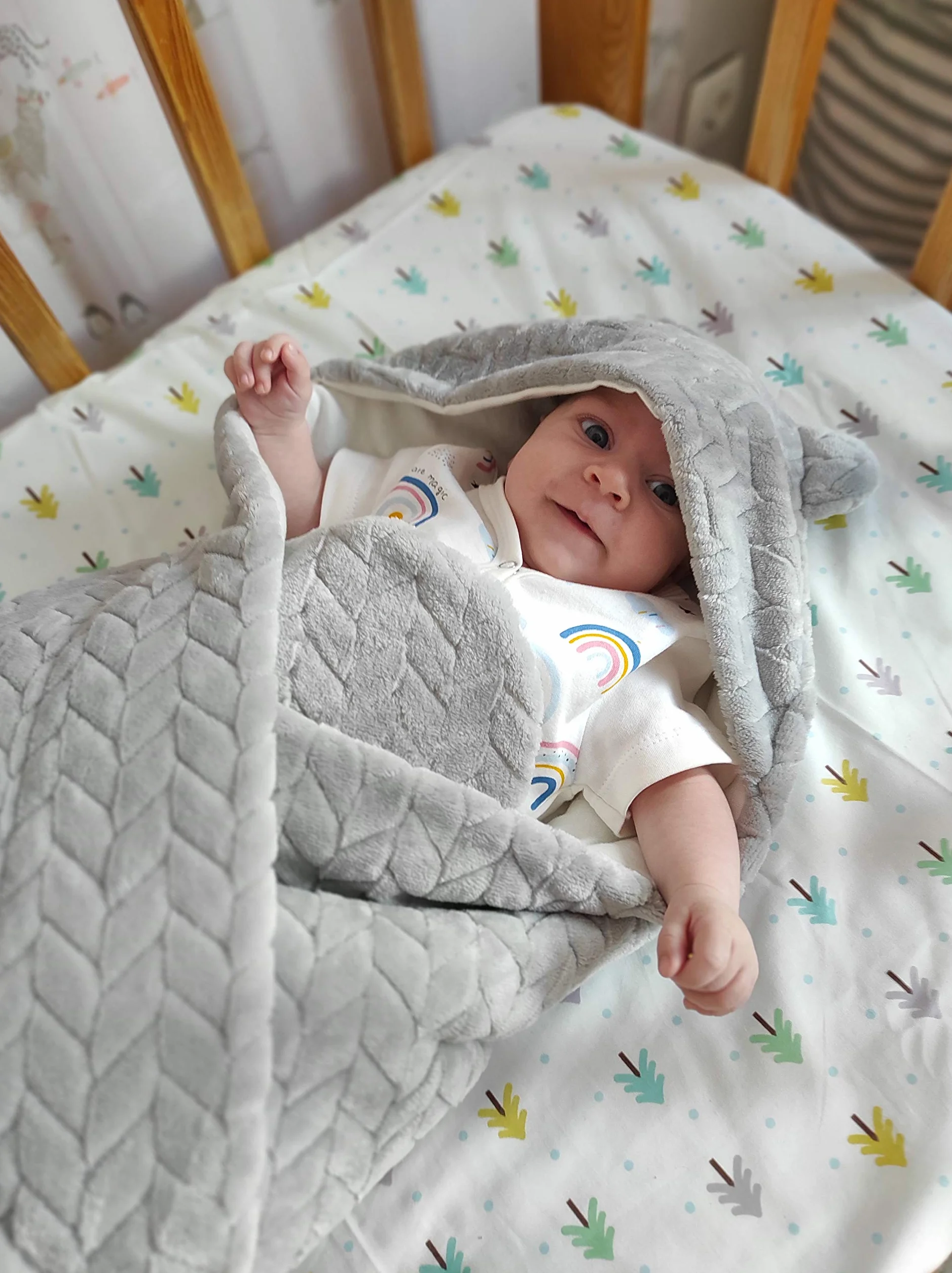 DANKA Koc do fotelika dla niemowląt Maxi Cosi 80 x 80 cm z kapturem całoroczny szary