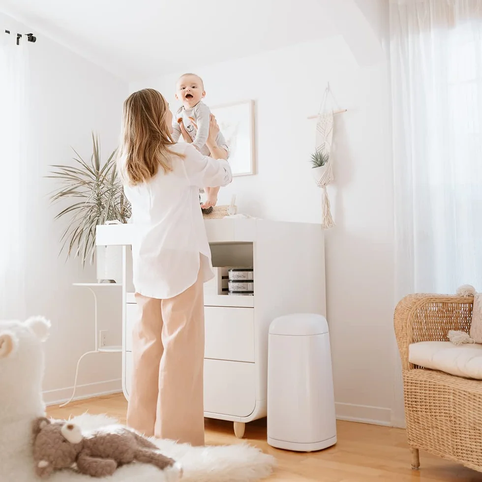 Angelcare Kosz na pieluchy + wkład zapachowy/duża pojemność antybakteryjna prosta sukienka biała