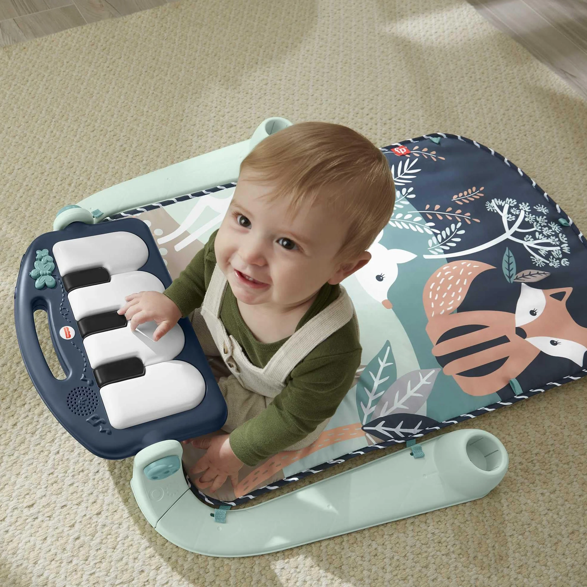 Fisher-Price Mata edukacyjna z pianinkiem, zabawa muzyczna na brzuszku i na siedząco, dla noworodków i niemowlaków, jelonek, jeż, lis HKX37