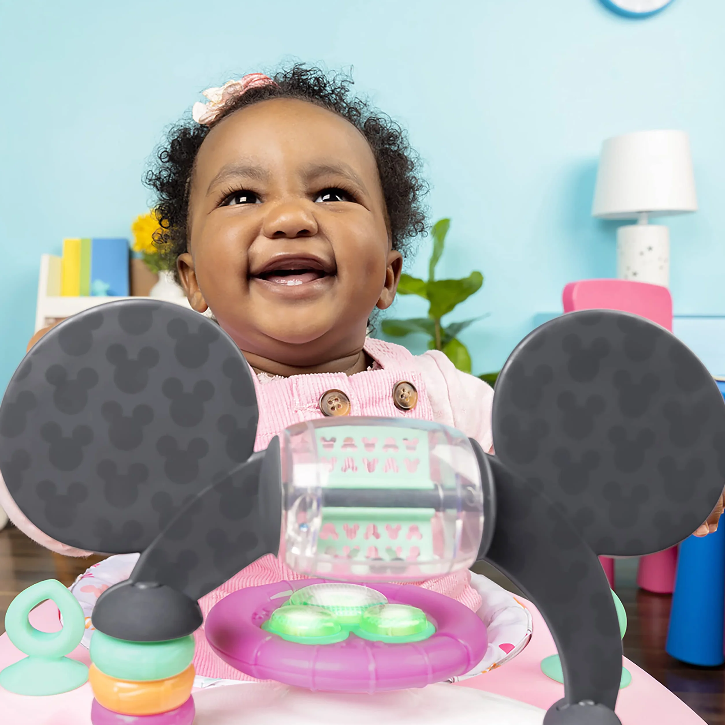 Bright Starts Disney Baby Minnie Forever Besties chodzik i centrum aktywności 2 w 1 oświetlenie muzyka regulowana wysokość od 6 miesięcy