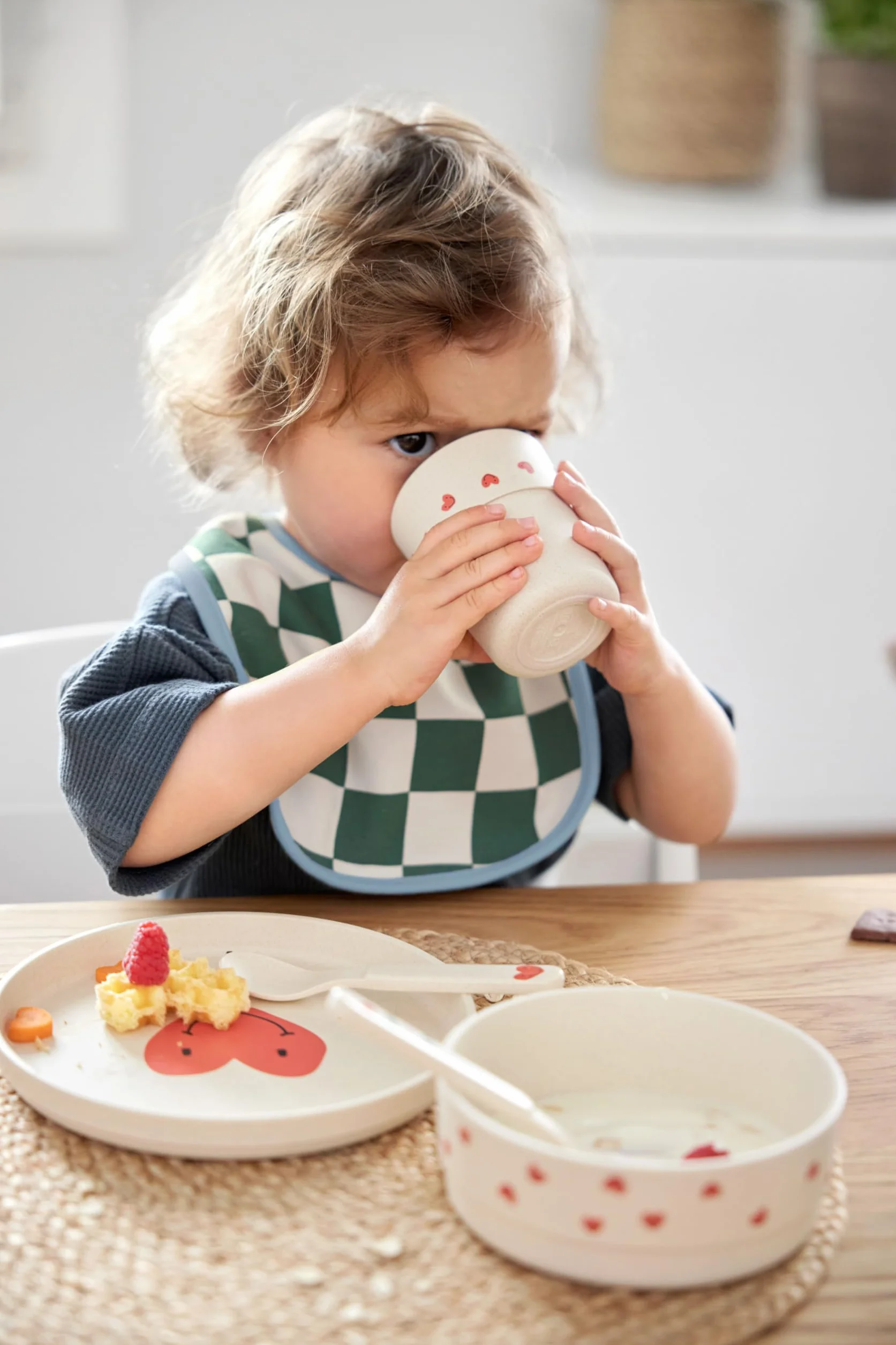 LÄSSIG Talerz dziecięcy bez melaminy, nie zawiera BPA, do mycia w zmywarce i kuchenki mikrofalowej/Plate Happy Rascals Heart